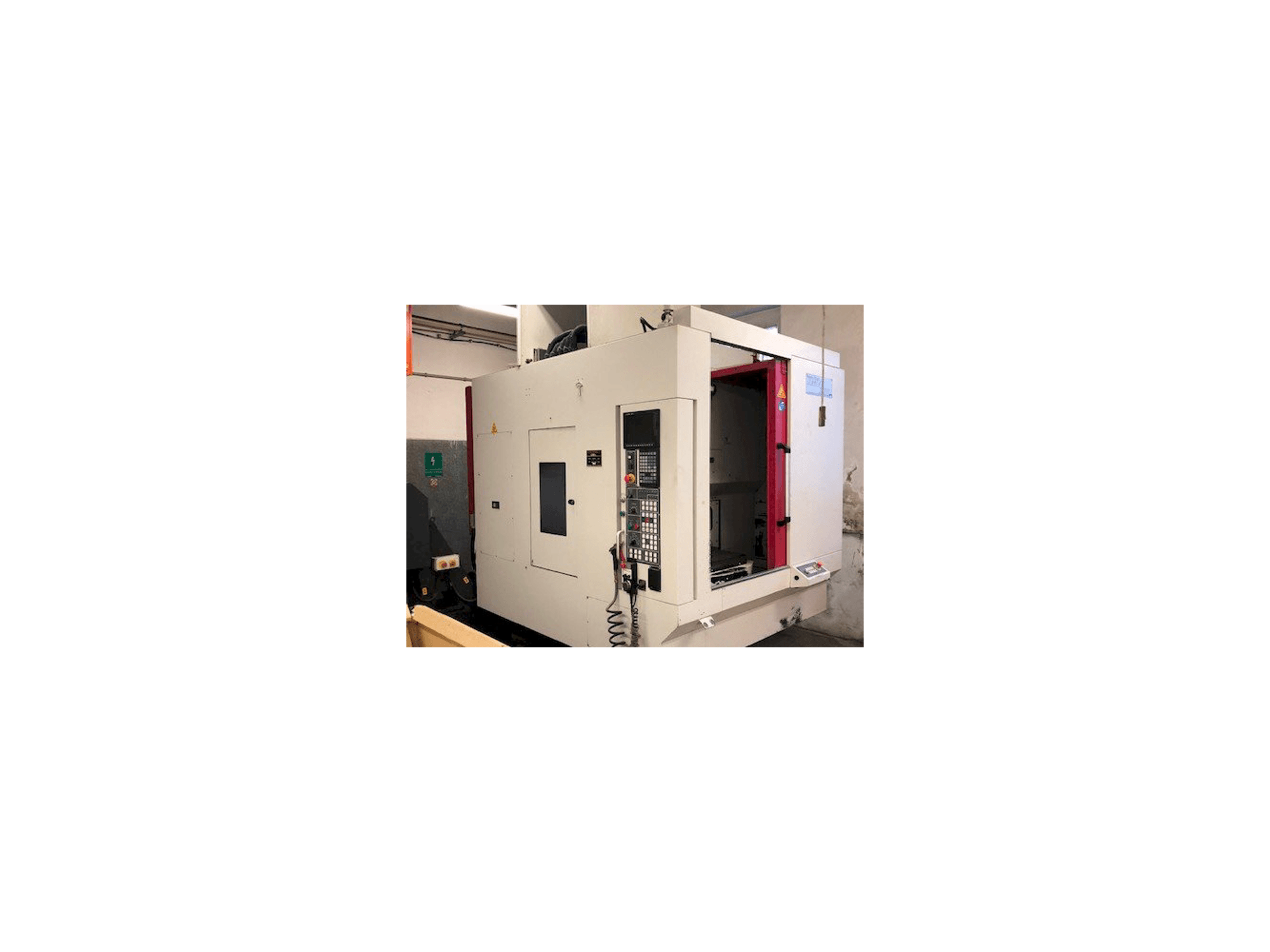 A Akira Seiki RMV 700 APC gép elölnézete