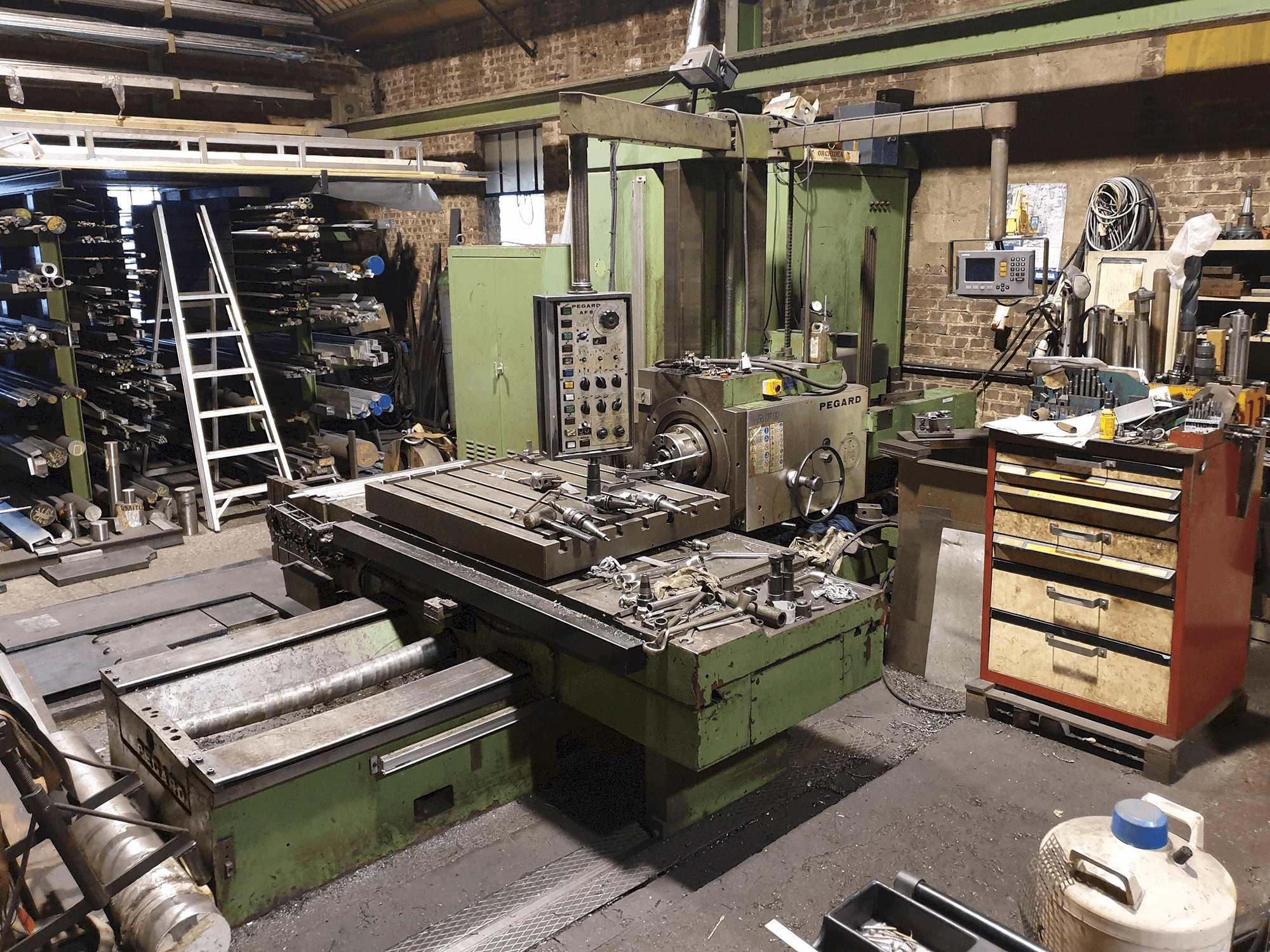 A PEGARD AF 8 gép elölnézete