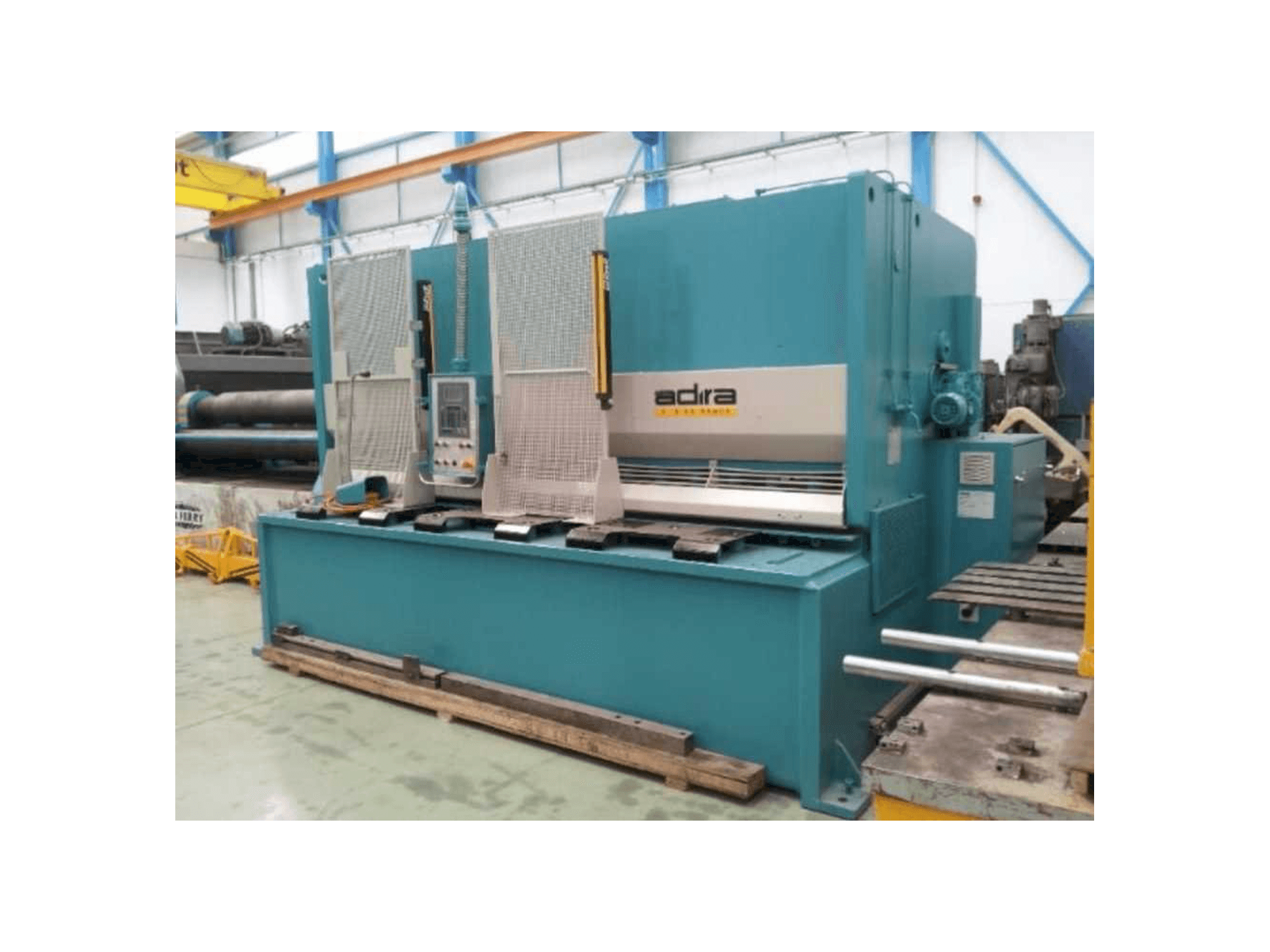 A ADIRA GVX 2030 gép elölnézete