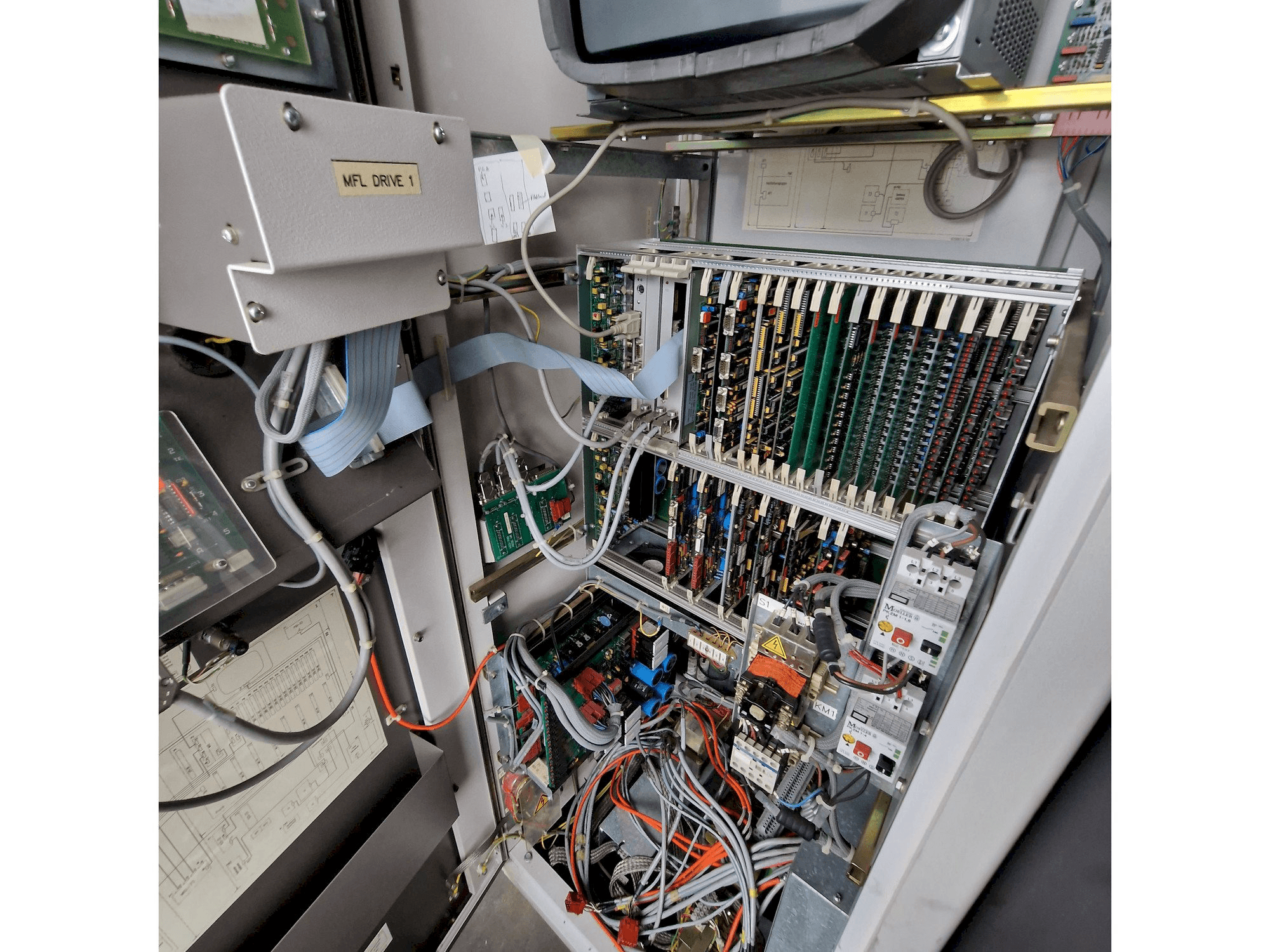 A AGIE AGIECUT 150 HSS gép hátulnézete