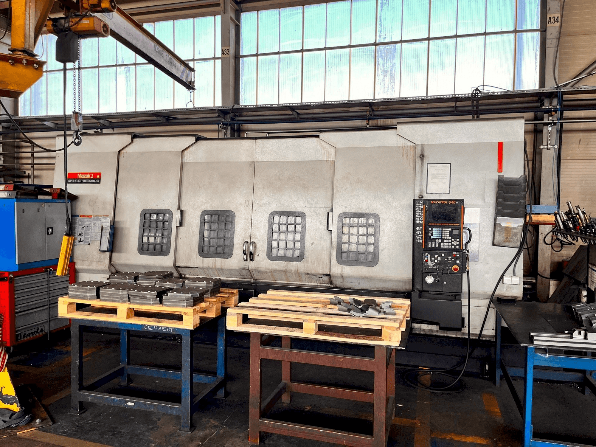 A Mazak SVC 2000L/120 gép elölnézete