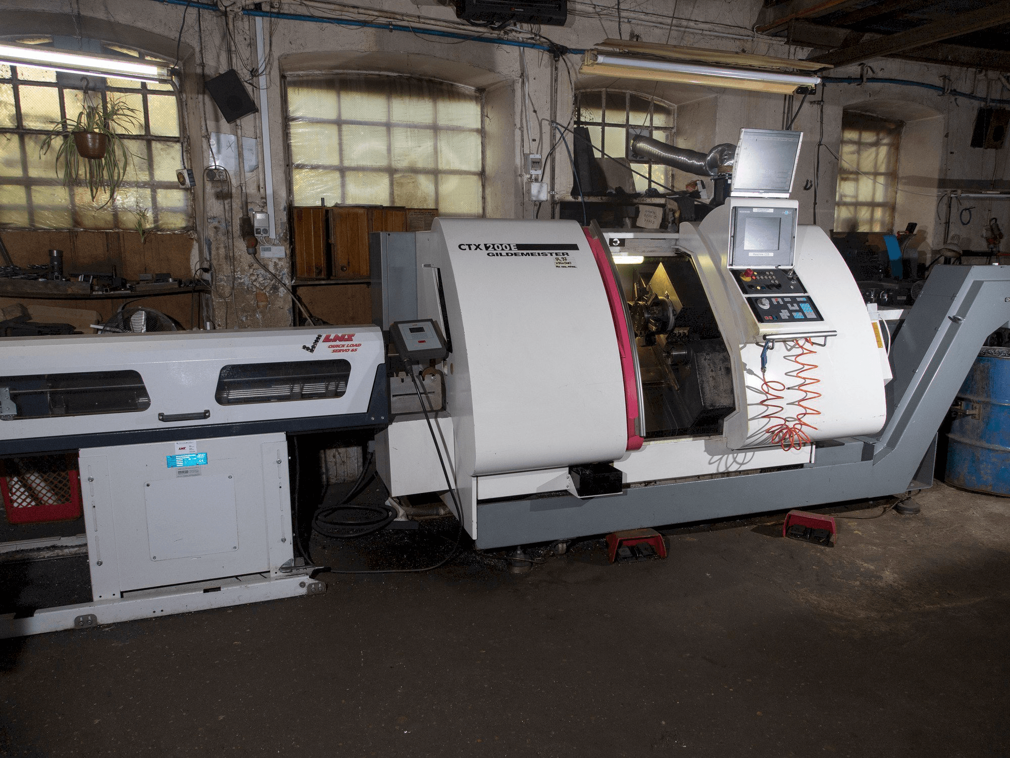 A Gildemeister CTX-200 E gép elölnézete