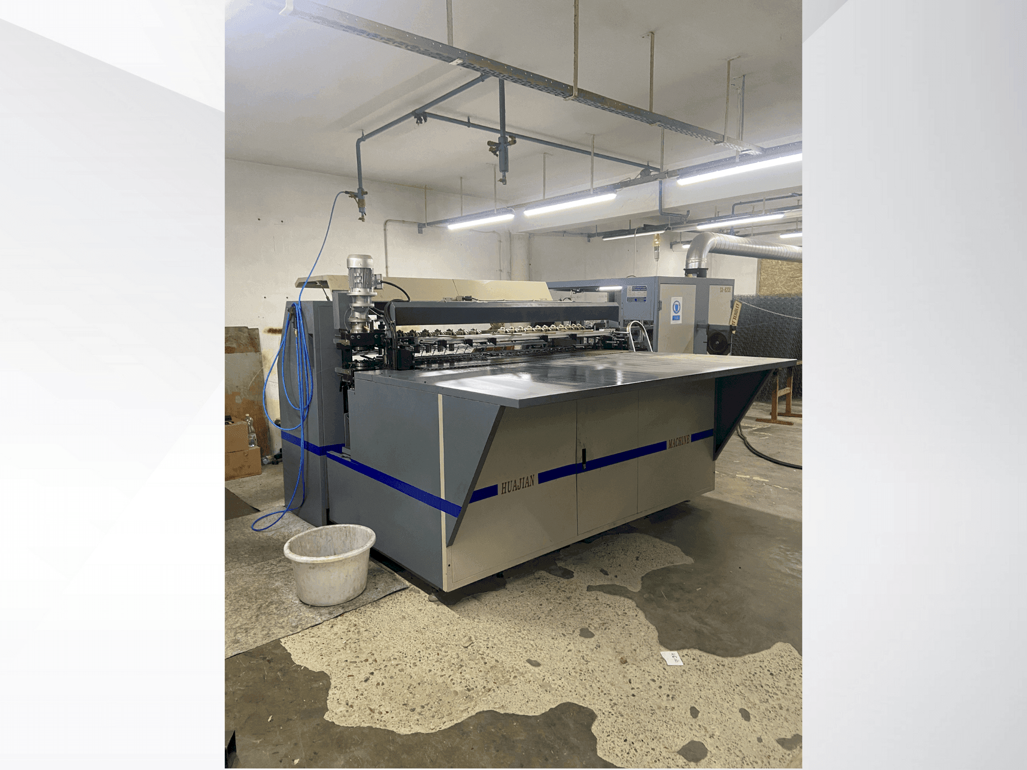 A HUAJIAN SX-820i gép elölnézete