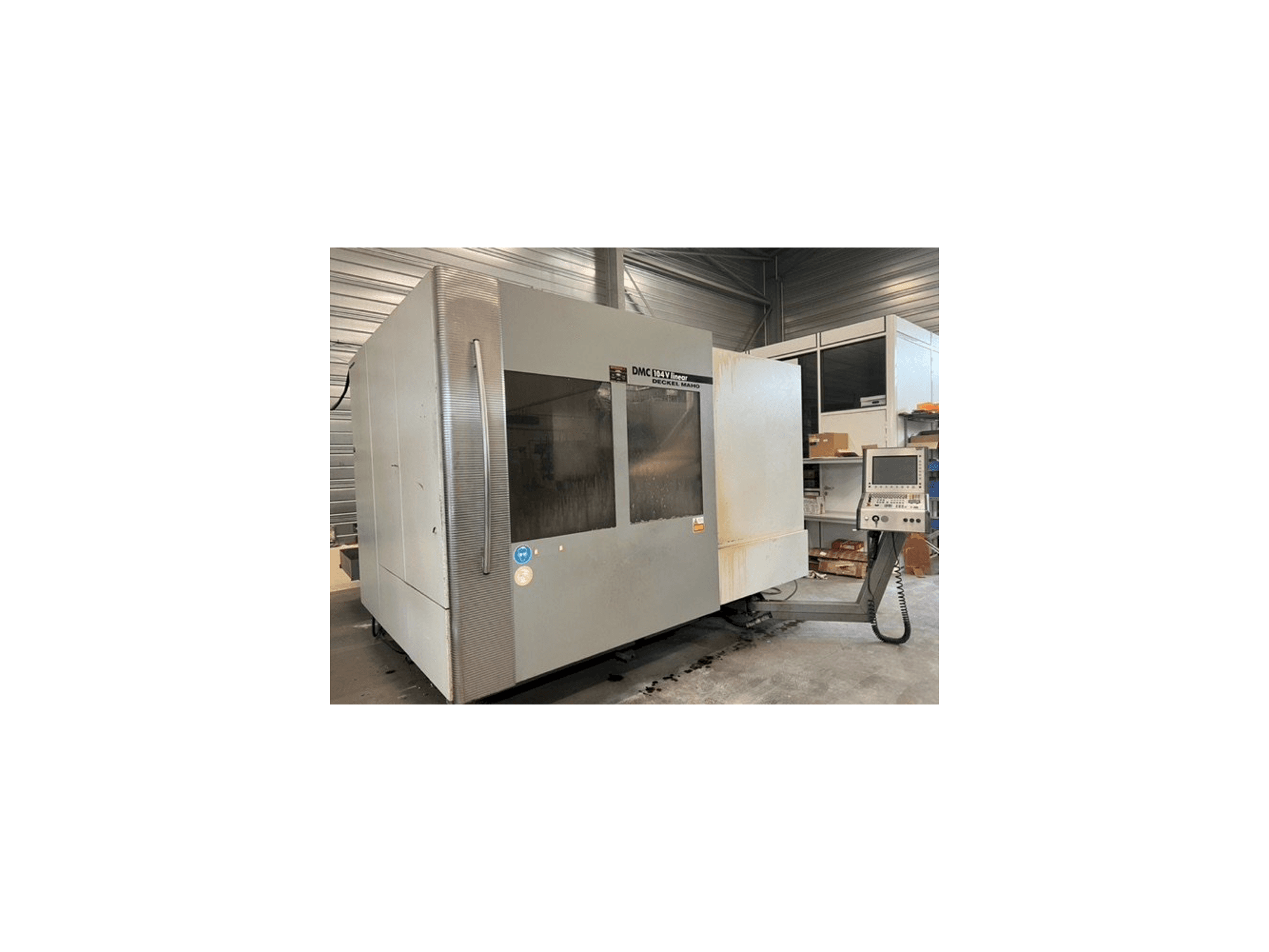 A DMG Deckel Maho 104 V linear gép elölnézete