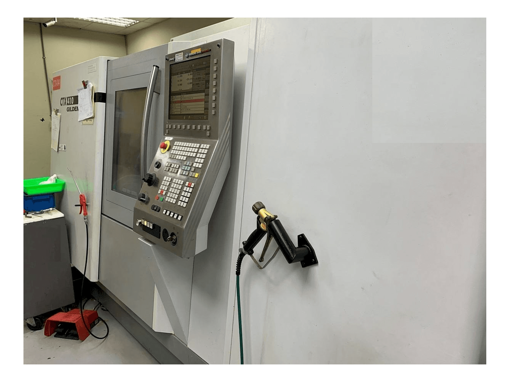 A Gildemeister CTX 410V6 gép elölnézete