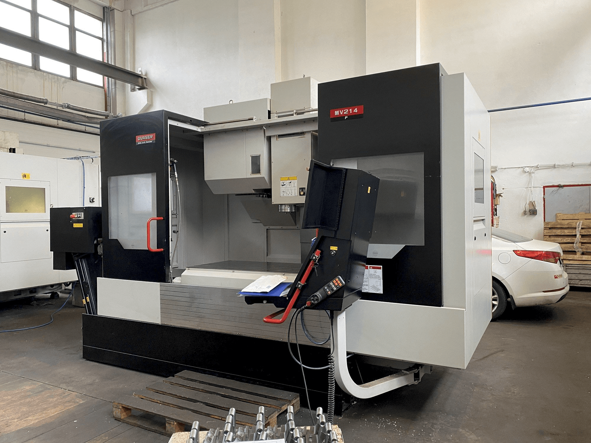 A Quaser MV214P/12B gép elölnézete