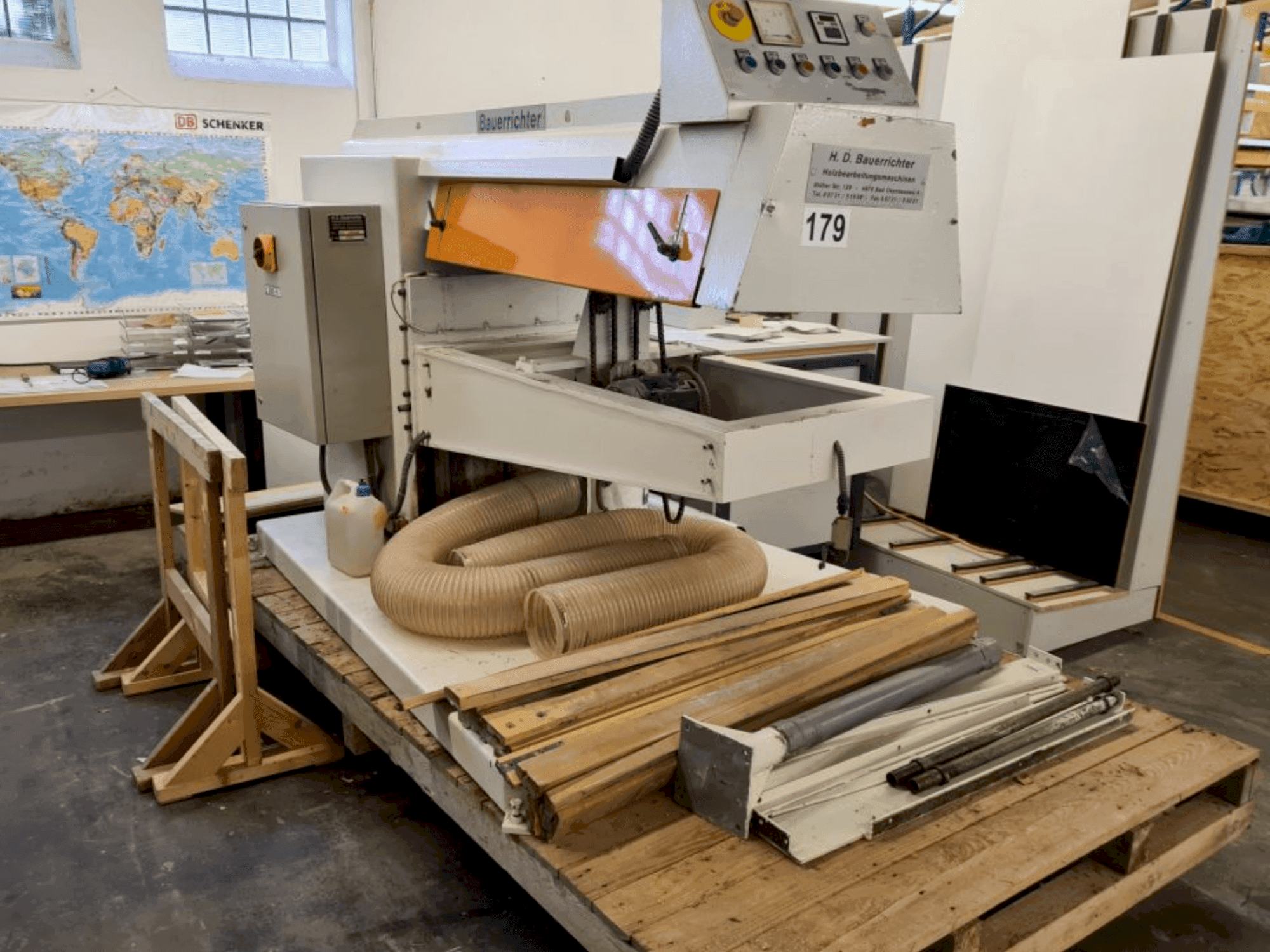 A BAUERRICHTER SL1 1350X3500 gép elölnézete