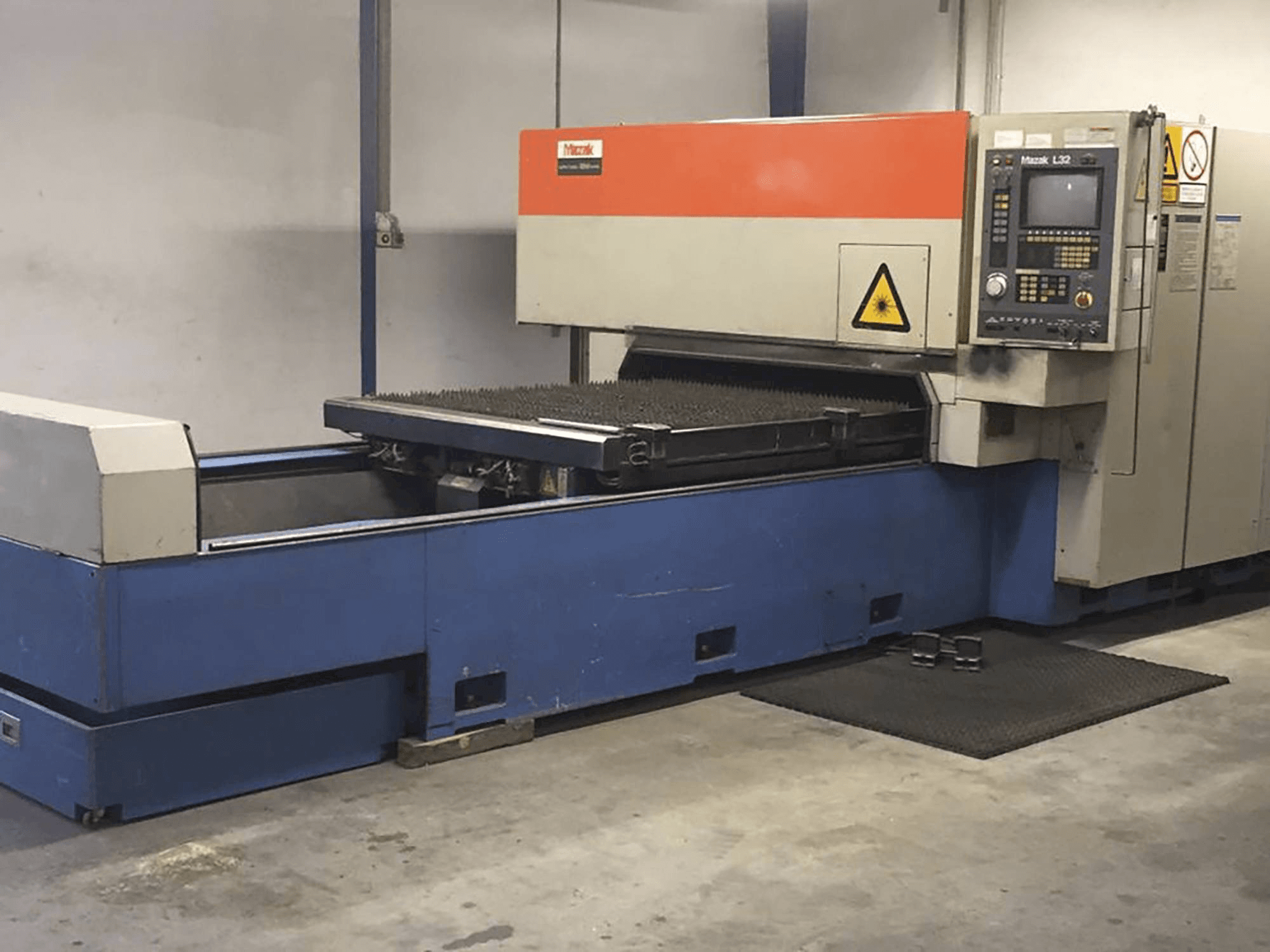 A Mazak SUPERTURBO X510 gép jobb nézete