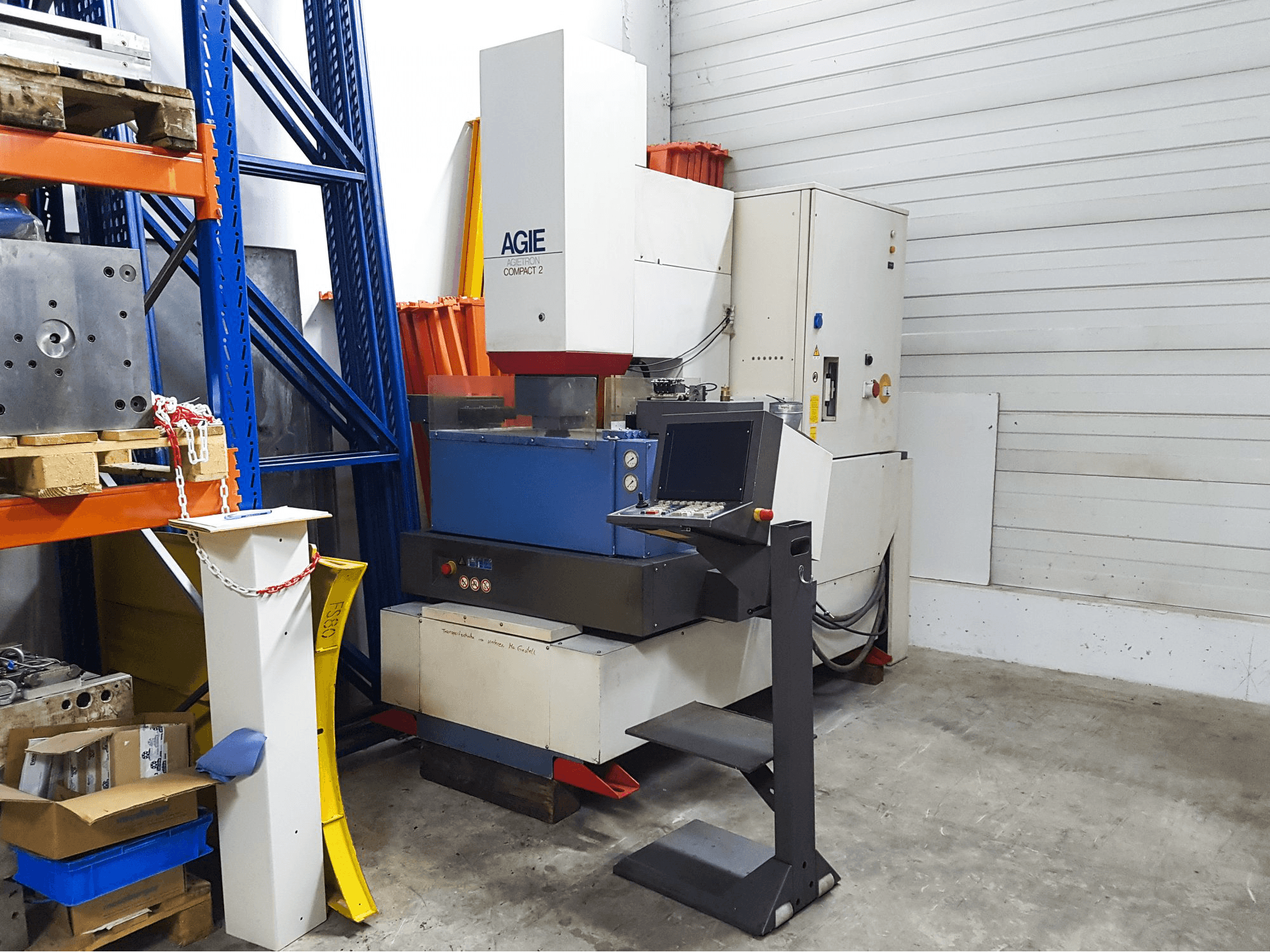 A AGIE AGIETRON Compact 2 gép jobb nézete