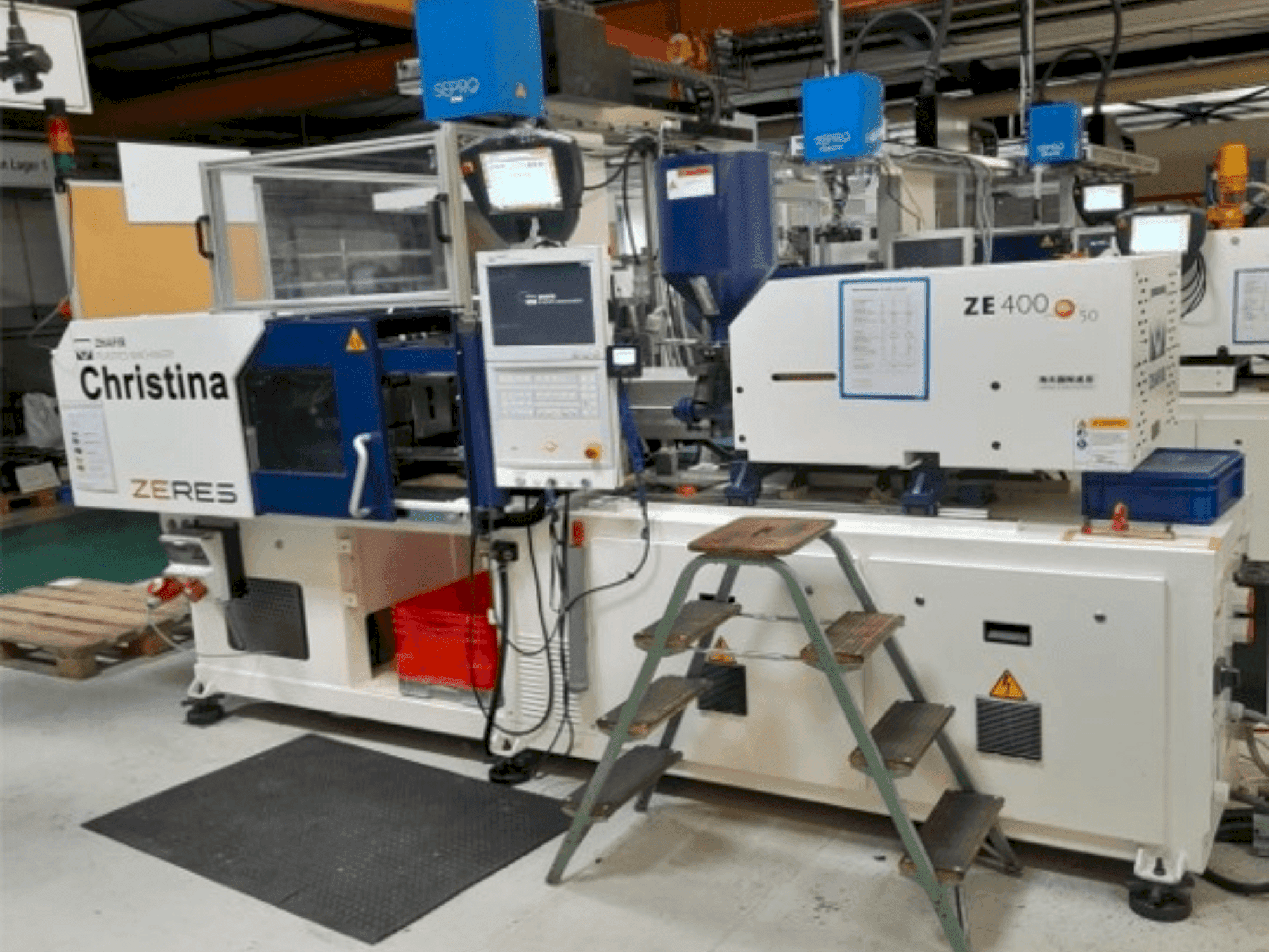 A HAITIAN ZHAFIR Zeres ZE400 gép elölnézete