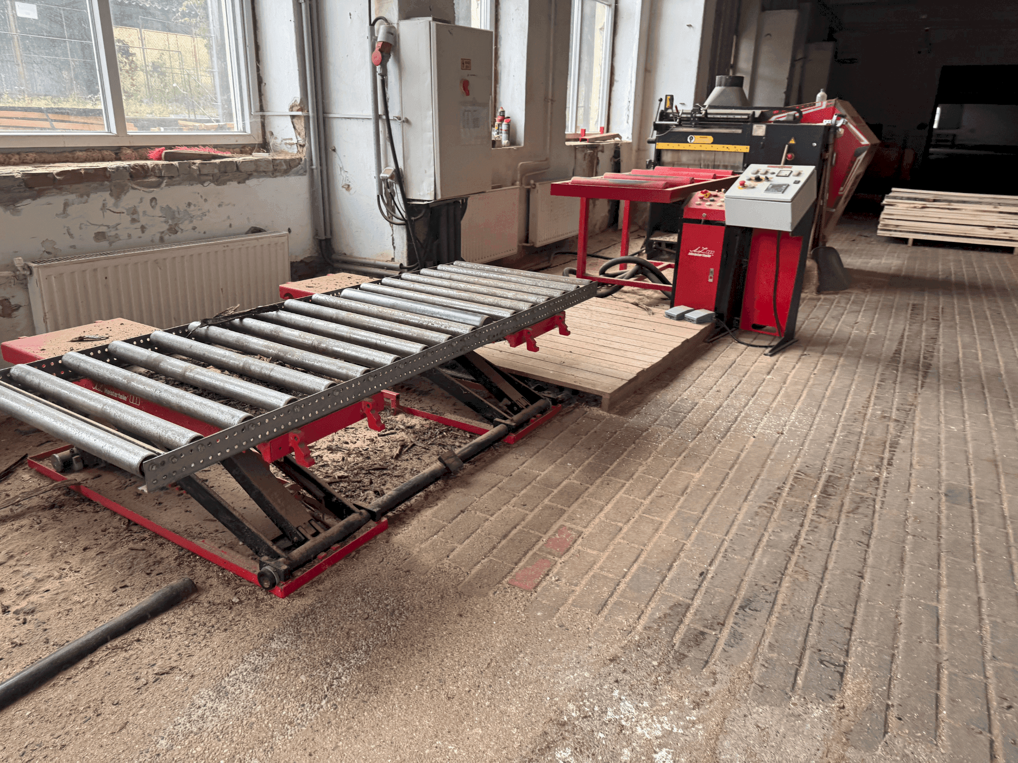 A WRAVOR Multirip 750 20-100 gép elölnézete