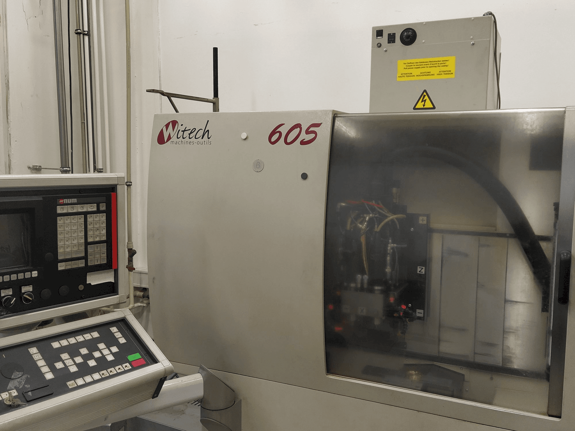 A Witech 605 gép elölnézete