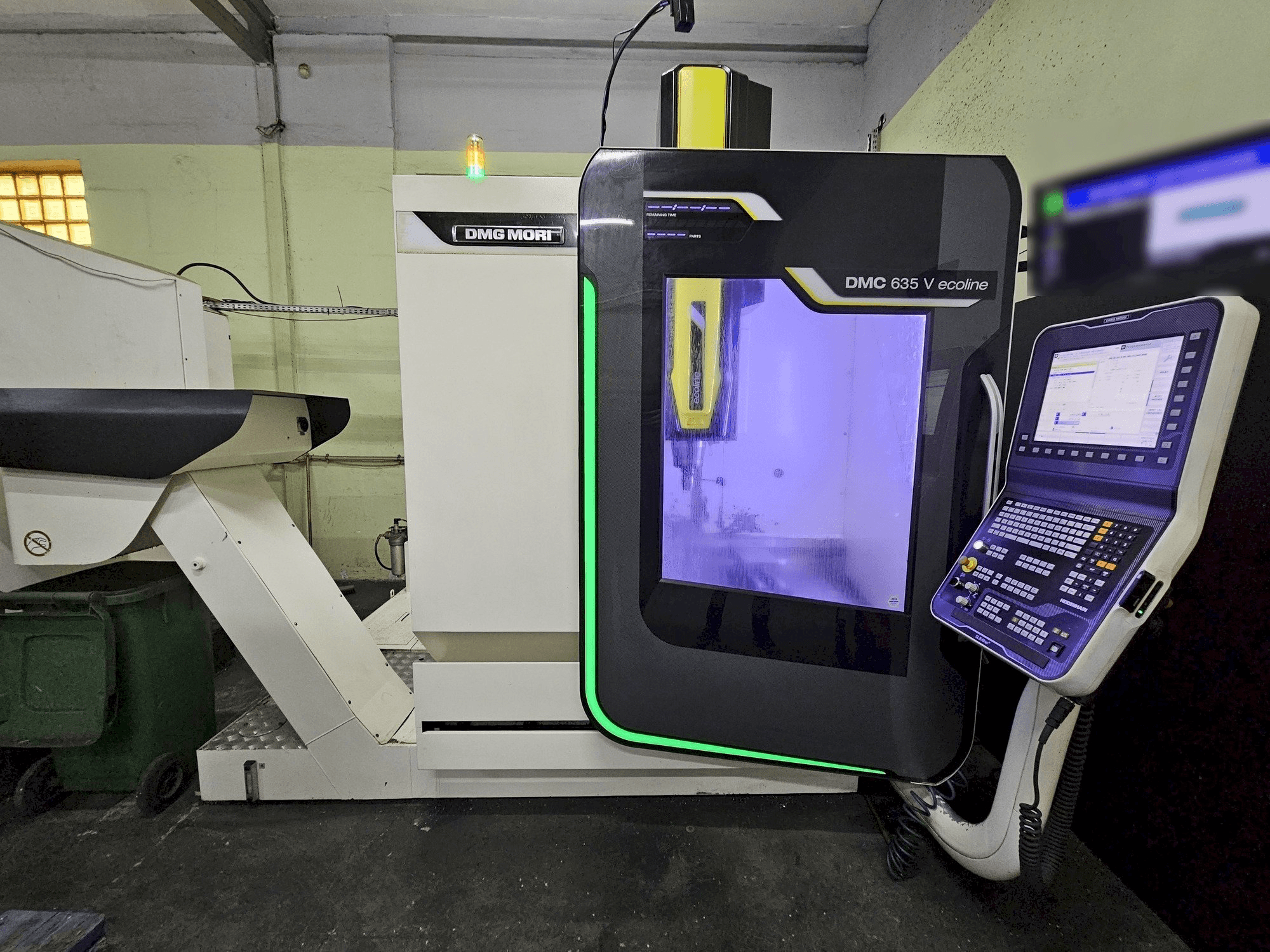 A DMG MORI DMC 635V ecoline gép elölnézete