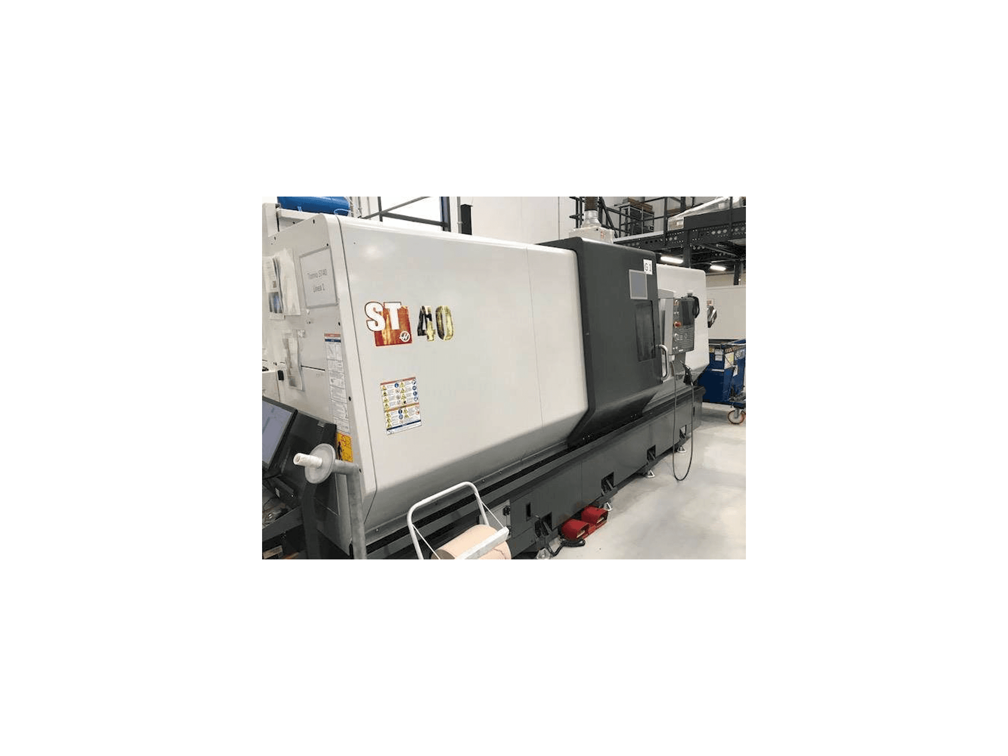 A HAAS ST40 gép elölnézete