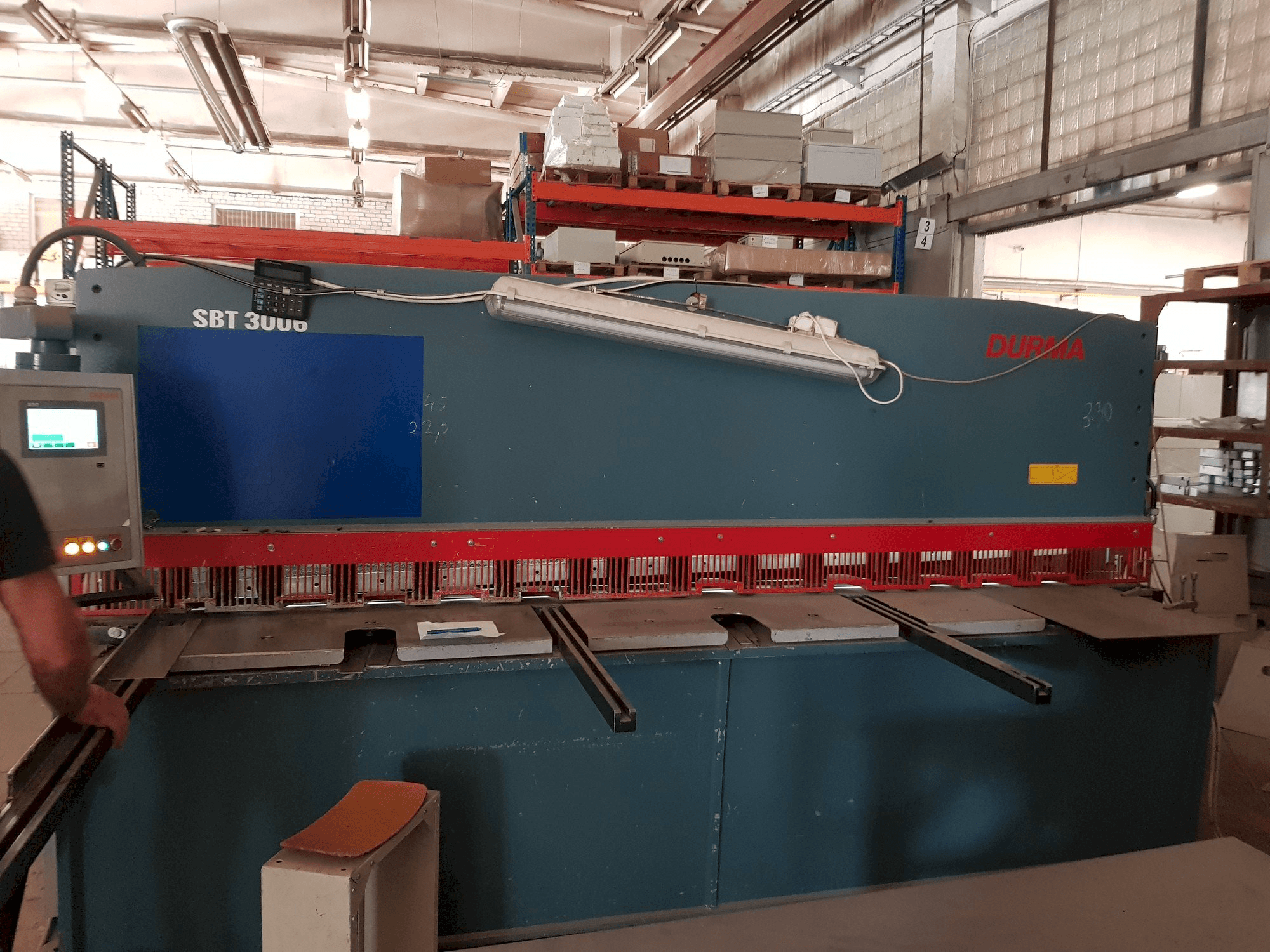 A Durma SBT 3006 gép elölnézete