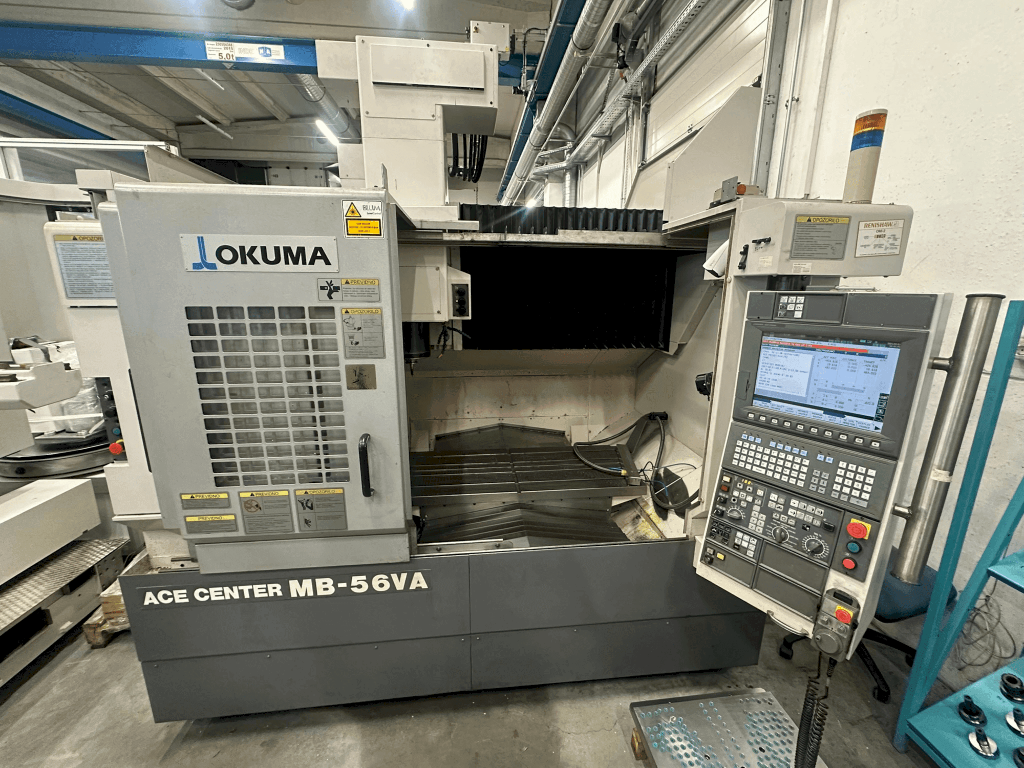 A Okuma MB-56 VA gép elölnézete