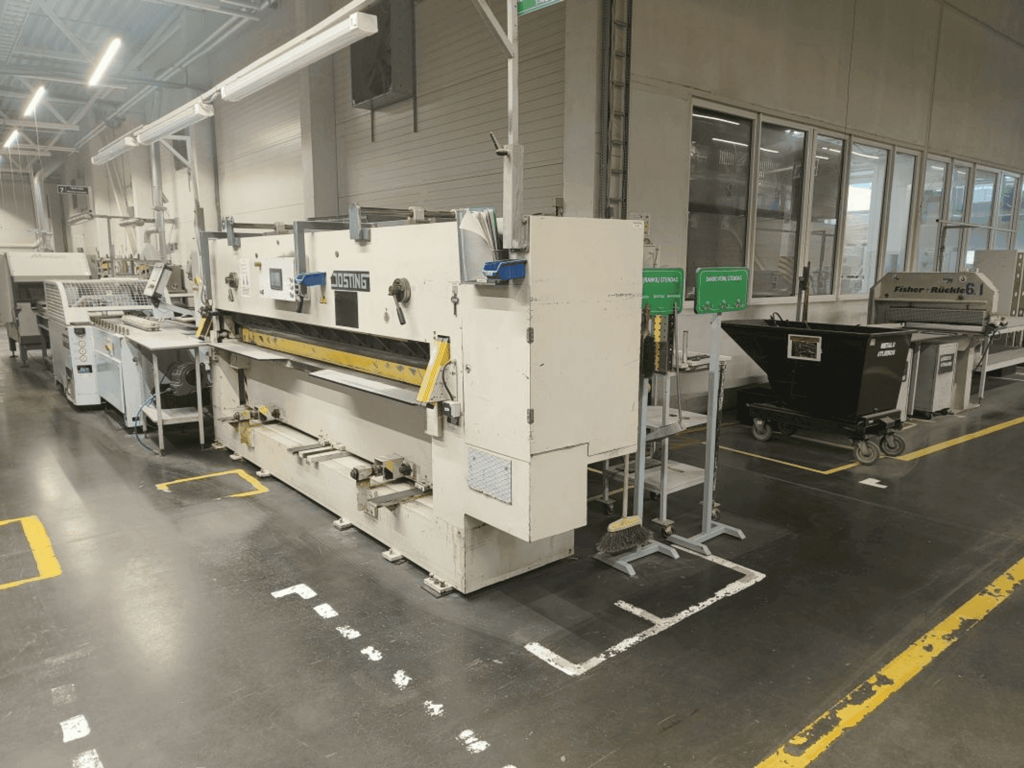 A JOSTING ZFS 2800 gép elölnézete