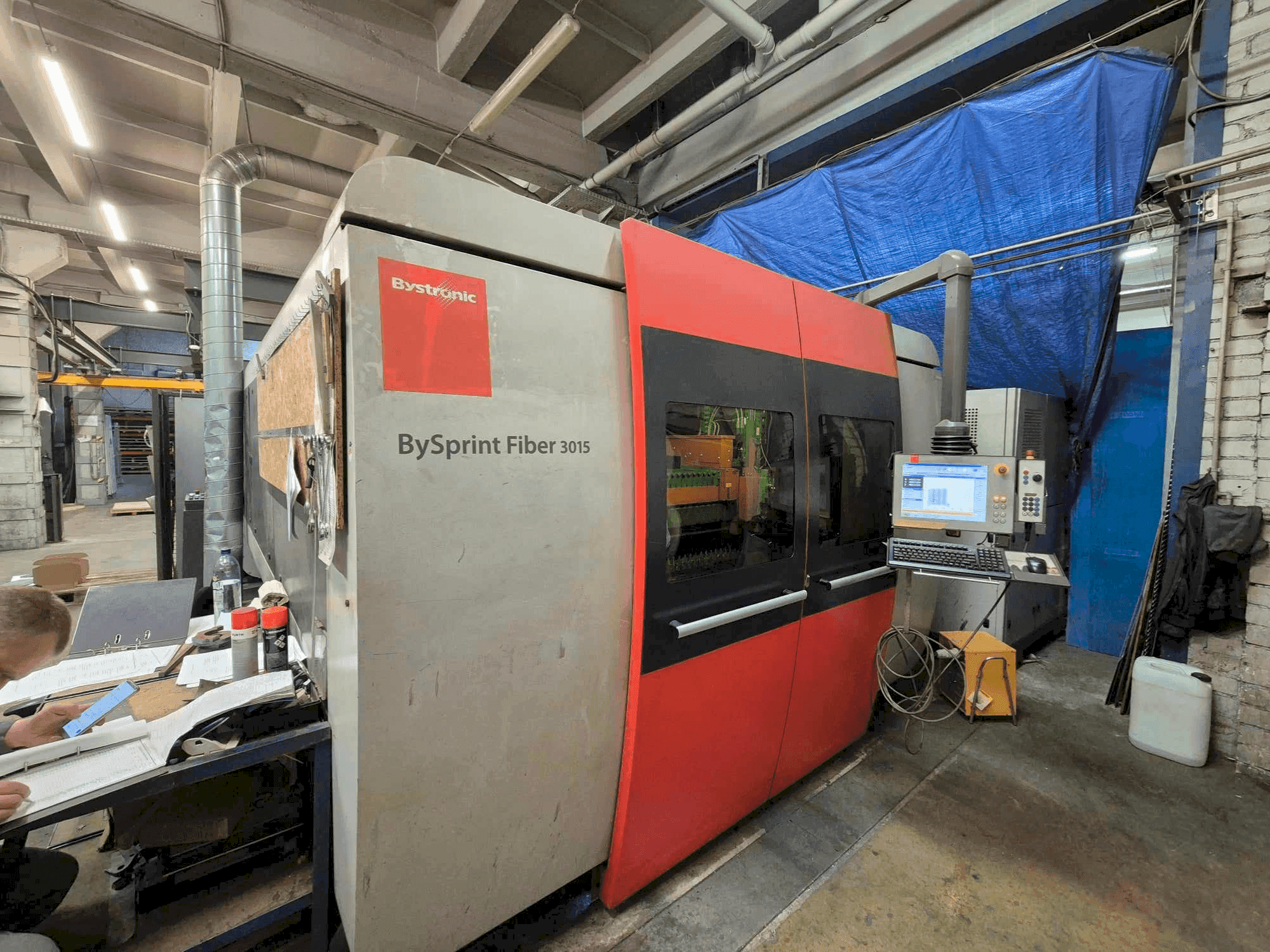 A Bystronic Bysprint Fiber 3015 3kW gép elölnézete