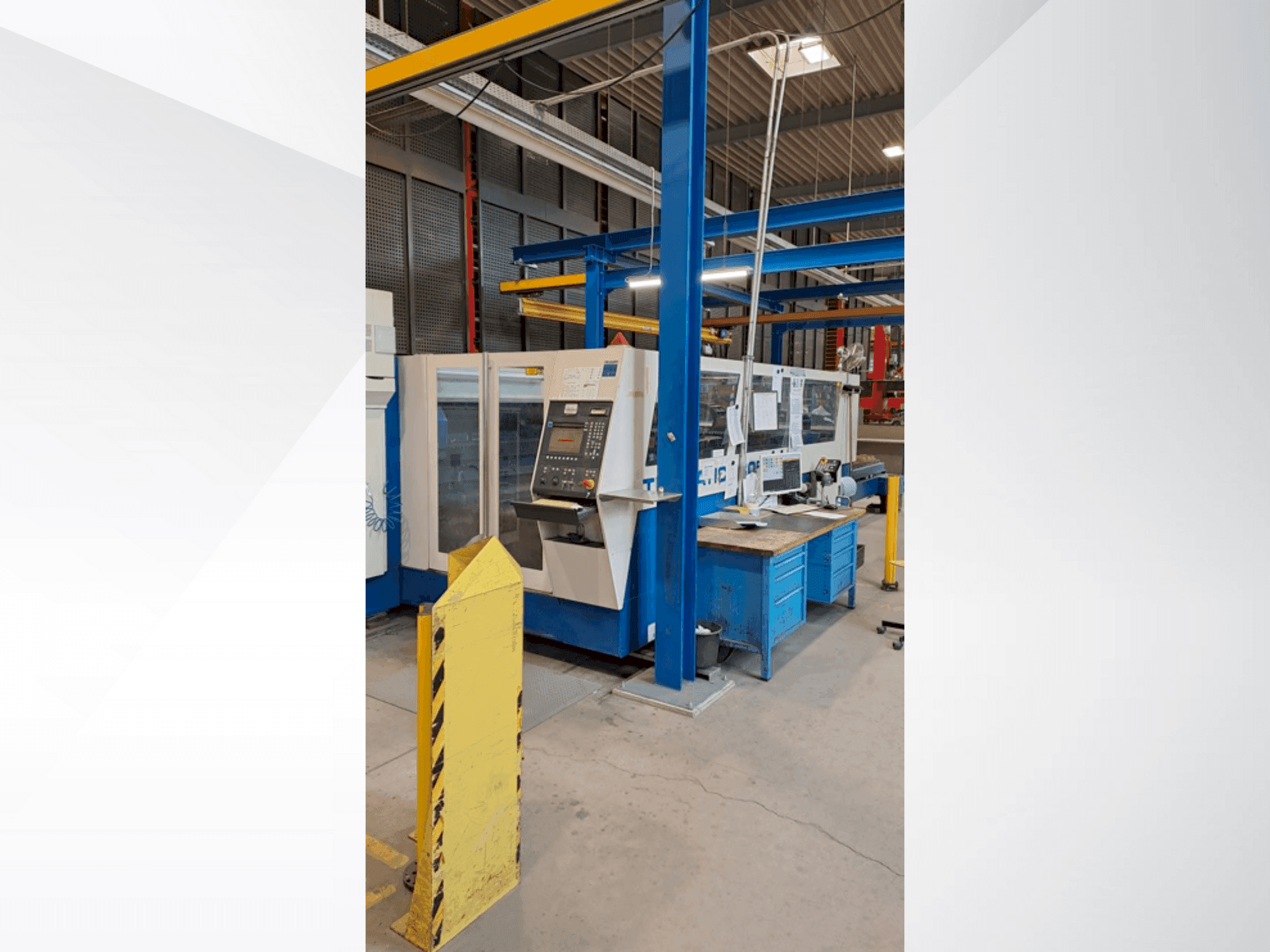 A TRUMPF Trumatic L3050 gép elölnézete