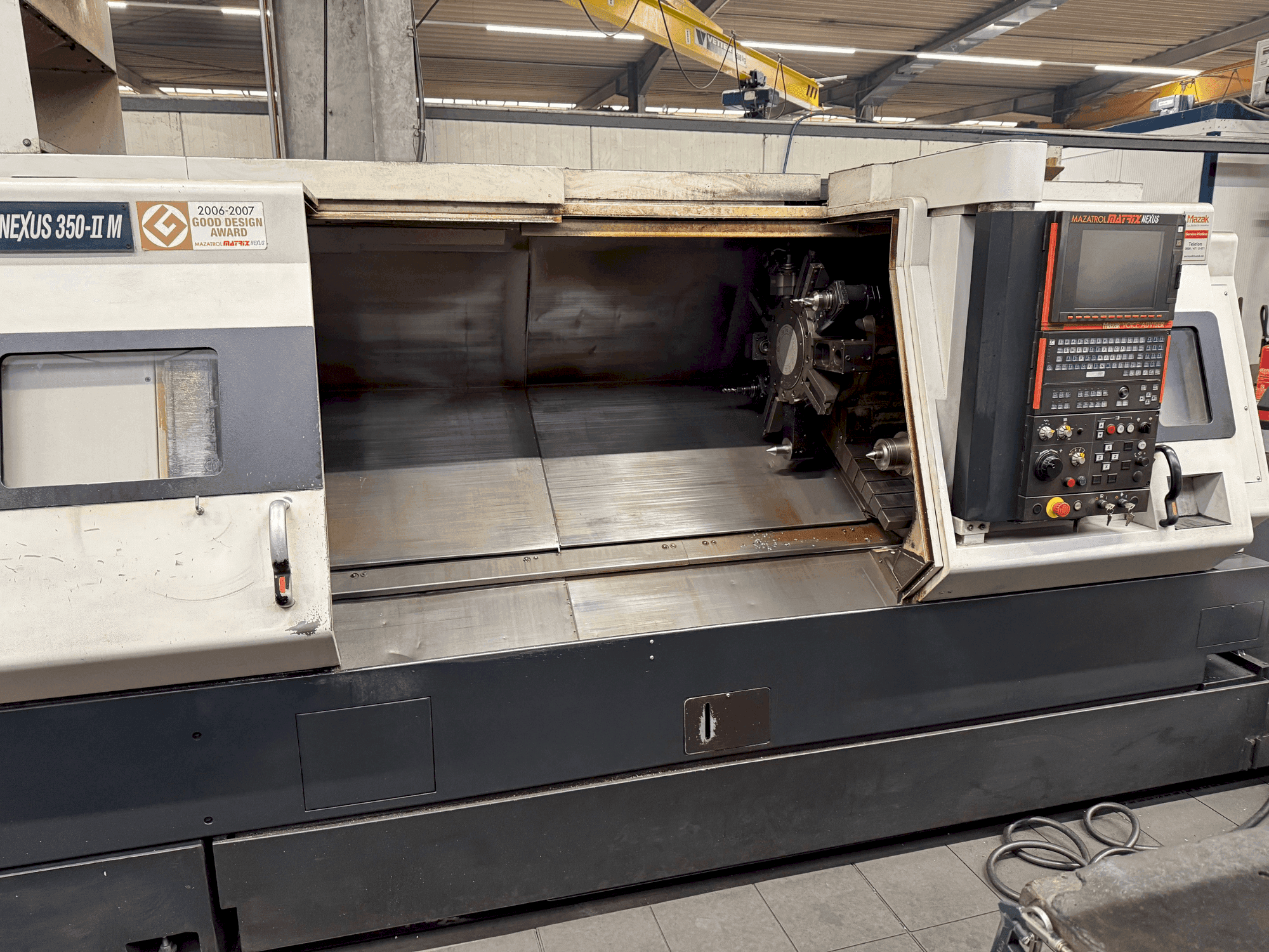 A Mazak Quick Turn Nexus 350-II M gép elölnézete