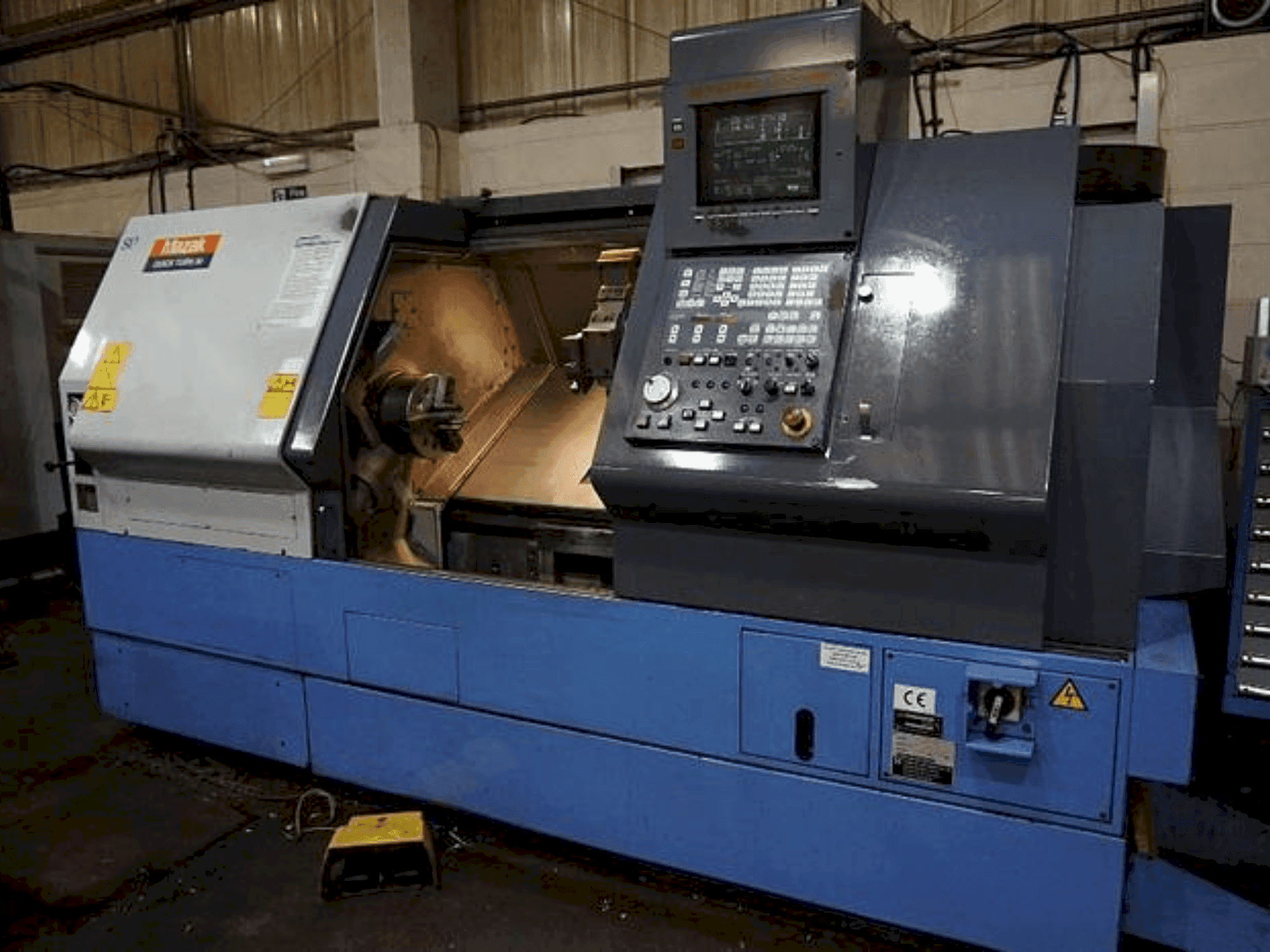 A Mazak QT30 gép elölnézete