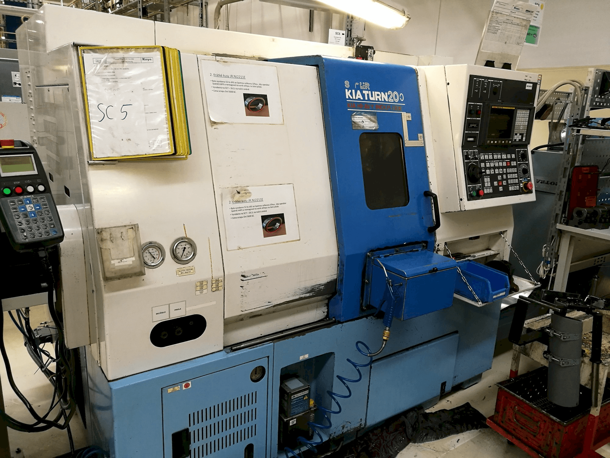 A Kia Super Kia Turn 200 gép elölnézete