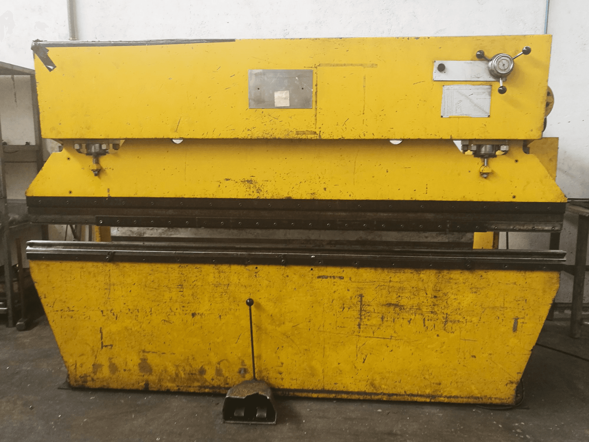 A Ajial 75 Tn gép elölnézete