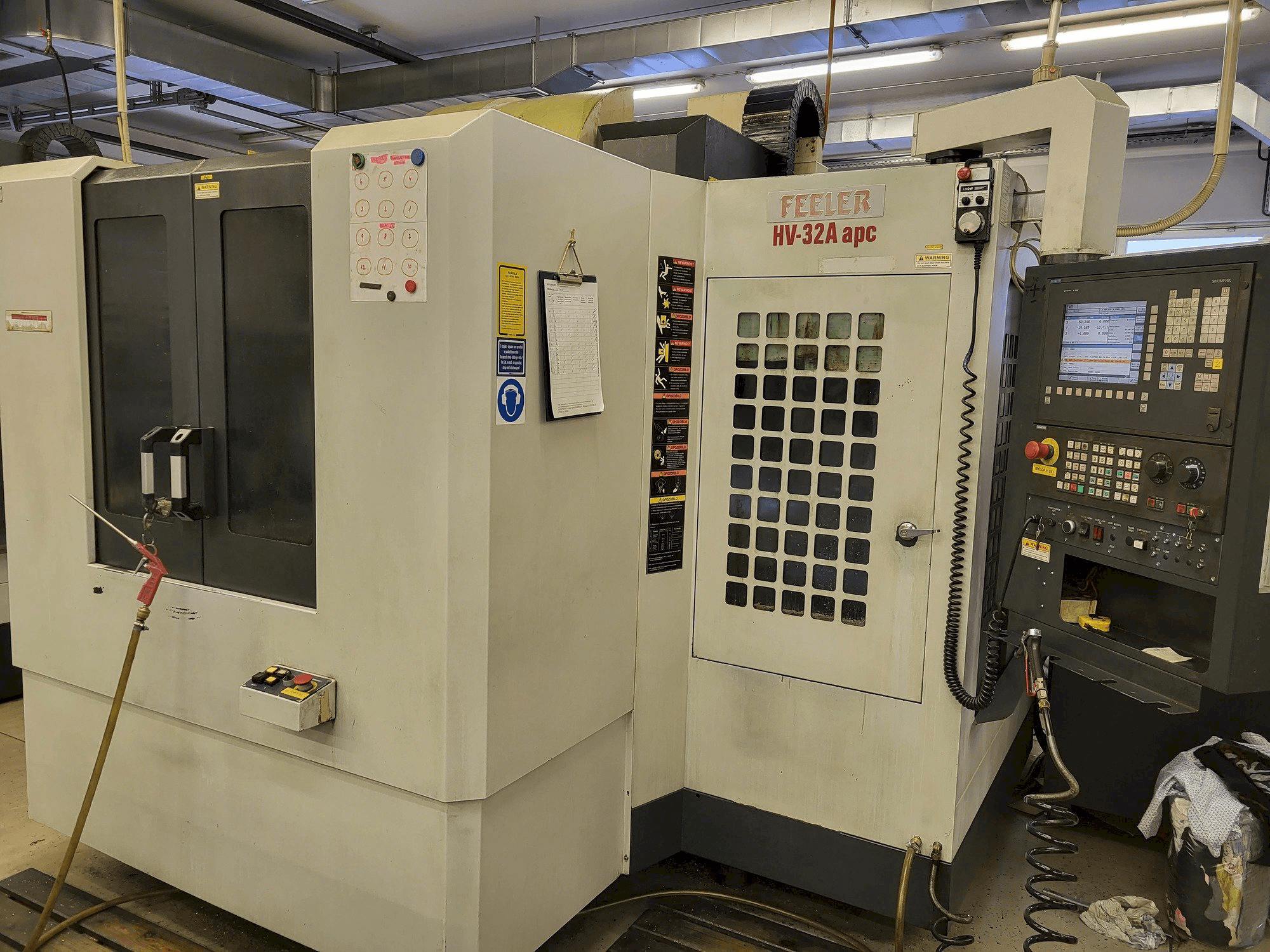 A Feeler HV-32A-APC gép elölnézete