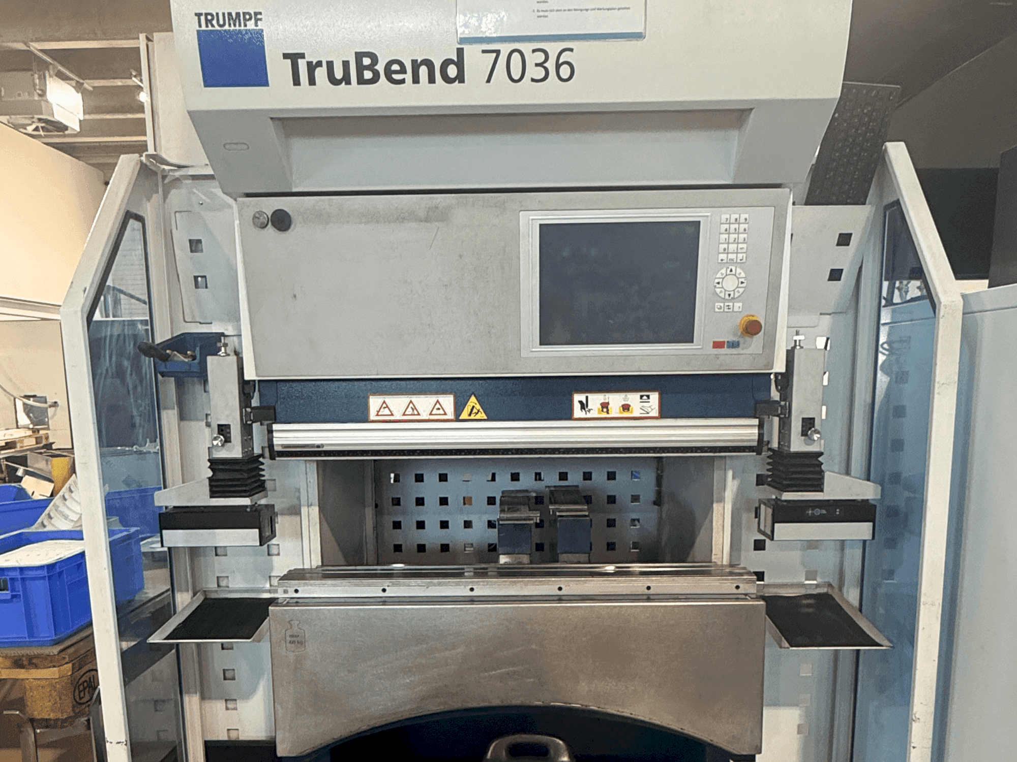 A TRUMPF TruBend 7036 gép elölnézete