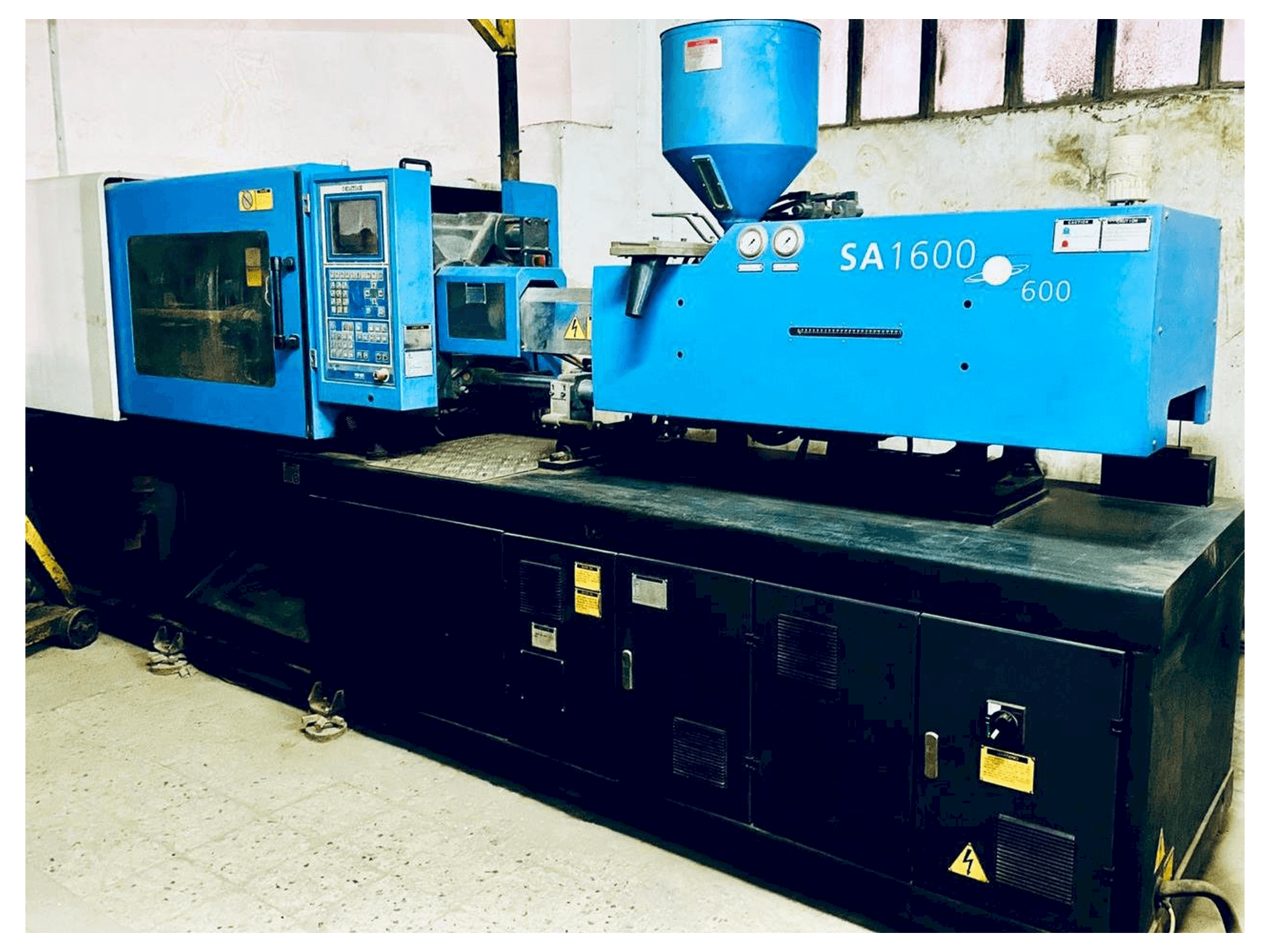 A HAITIAN SA 1600-600 gép elölnézete