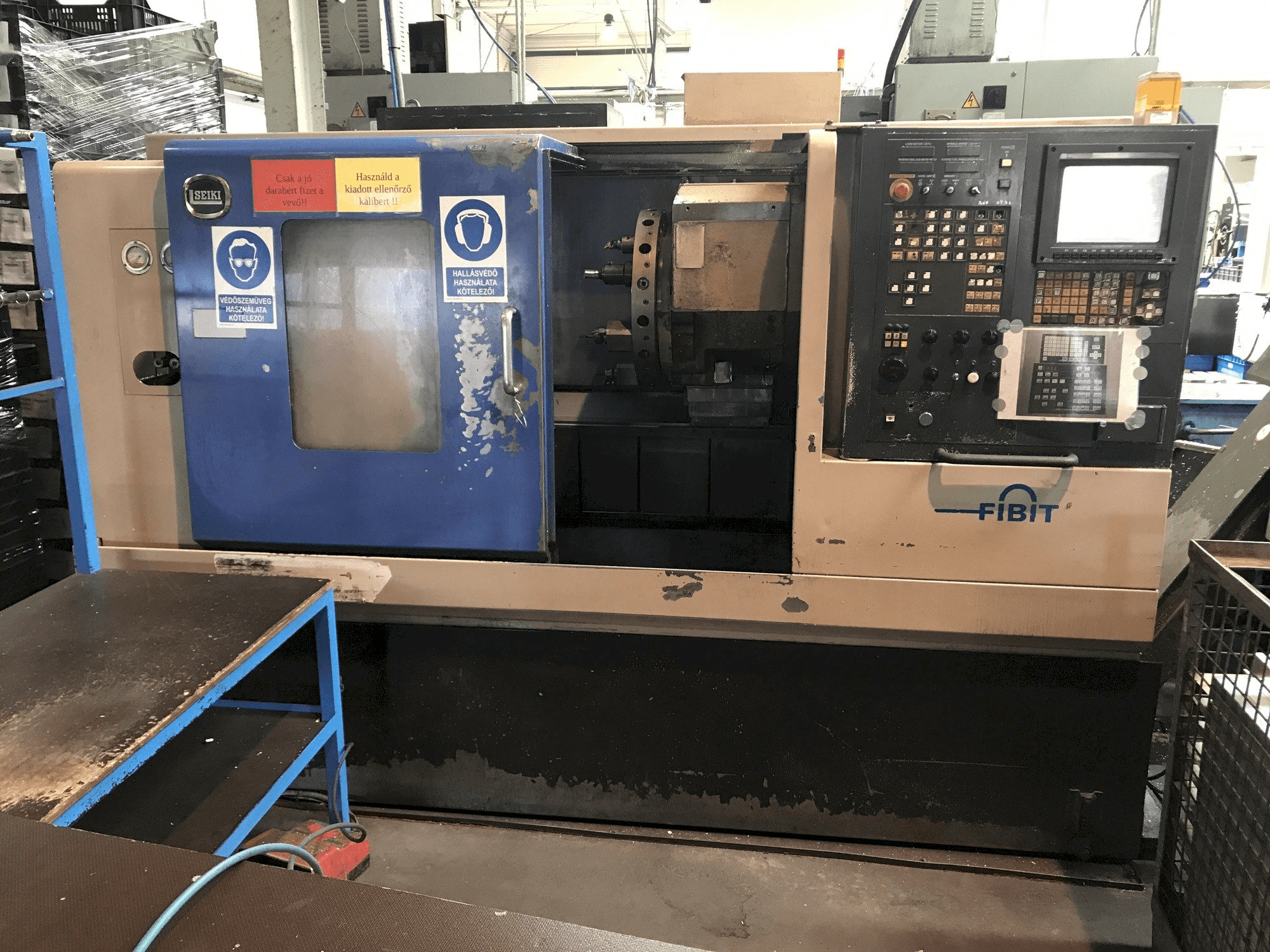 A HITACHI SEIKI HT20RIII gép elölnézete