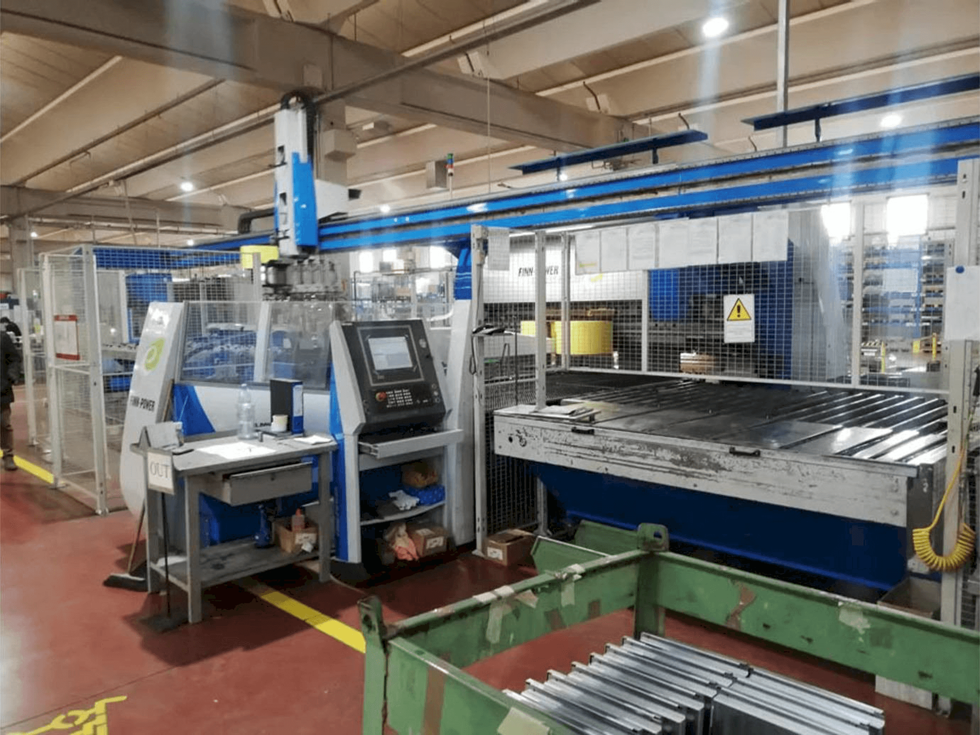 A Finn-Power EBE5 gép elölnézete