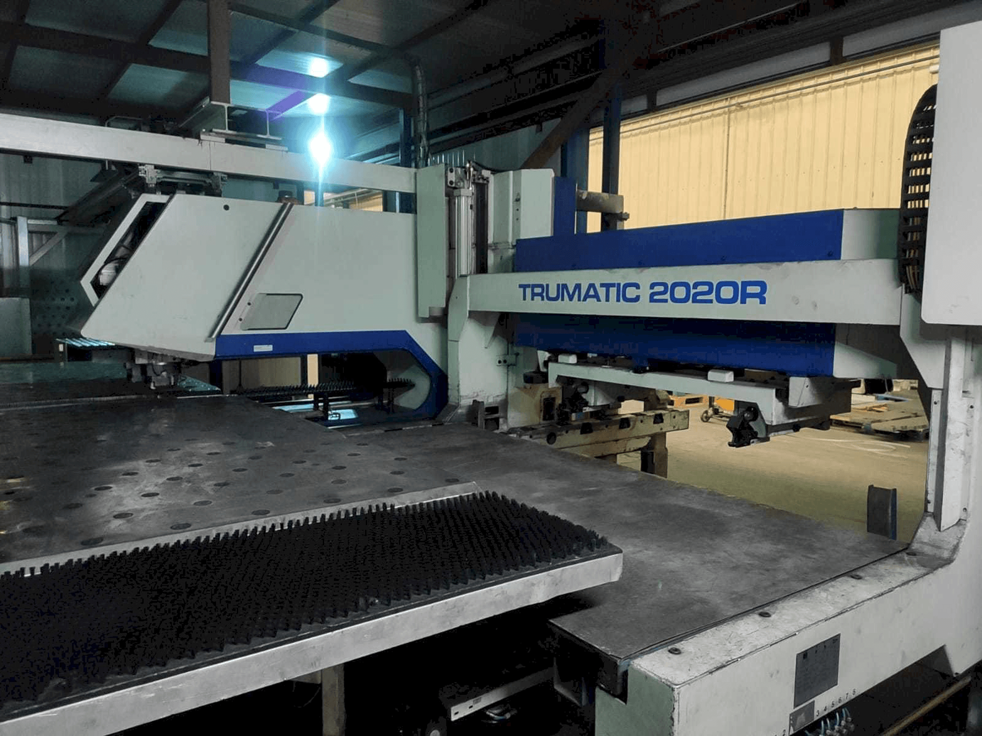 A Trumpf Trumatic 2020R gép elölnézete