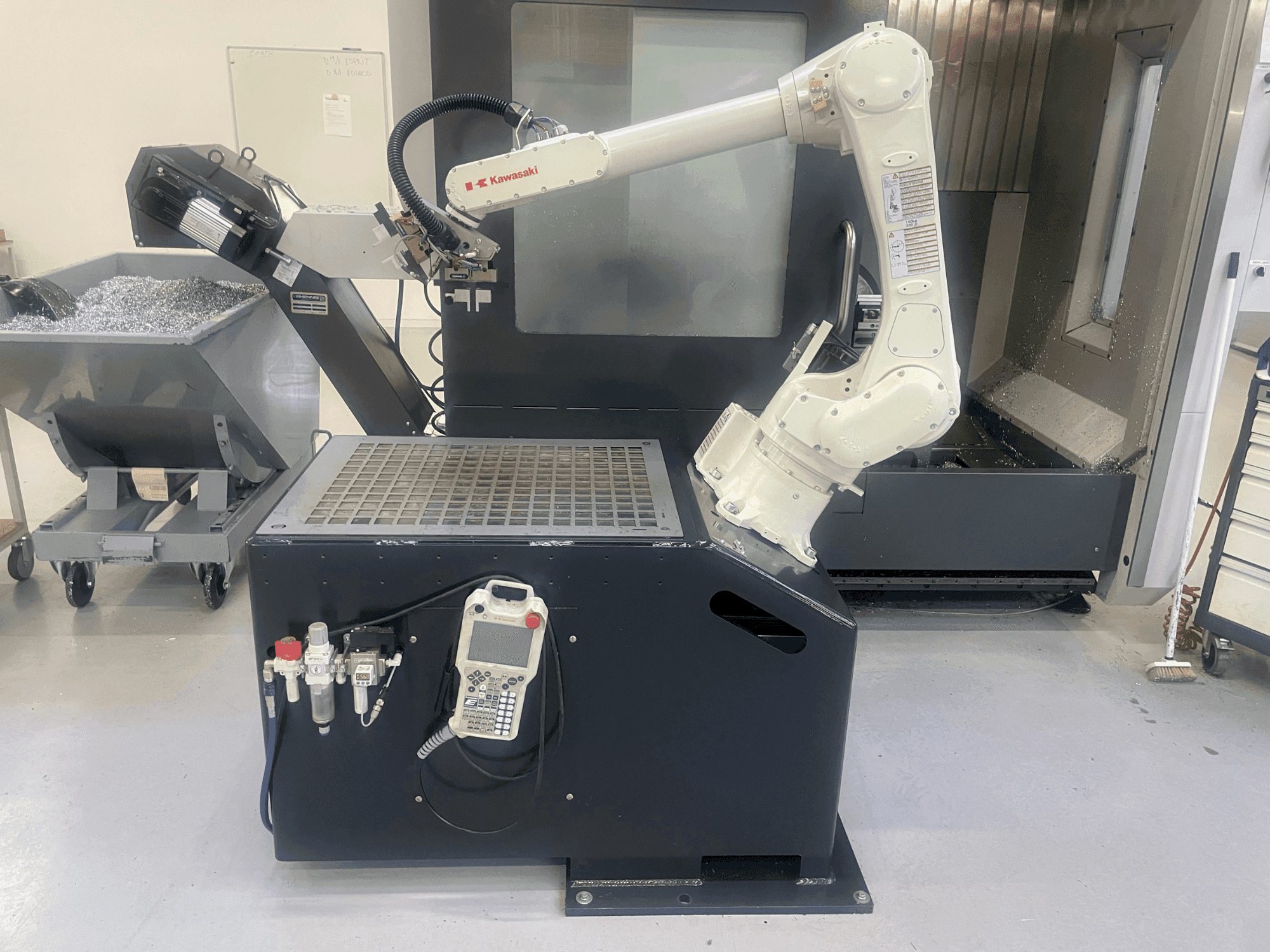 A Kawasaki RS006L gép elölnézete