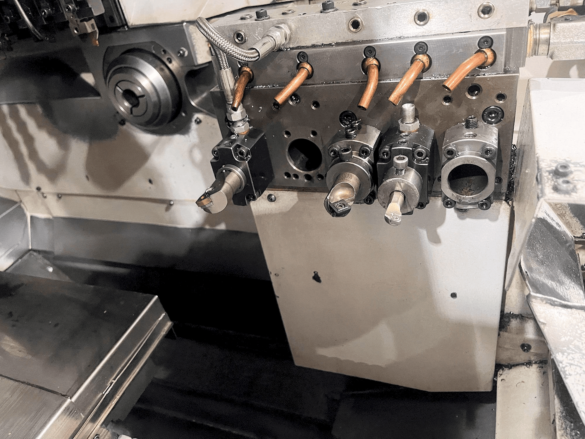 A Citizen L32-1M8 gép munkatere