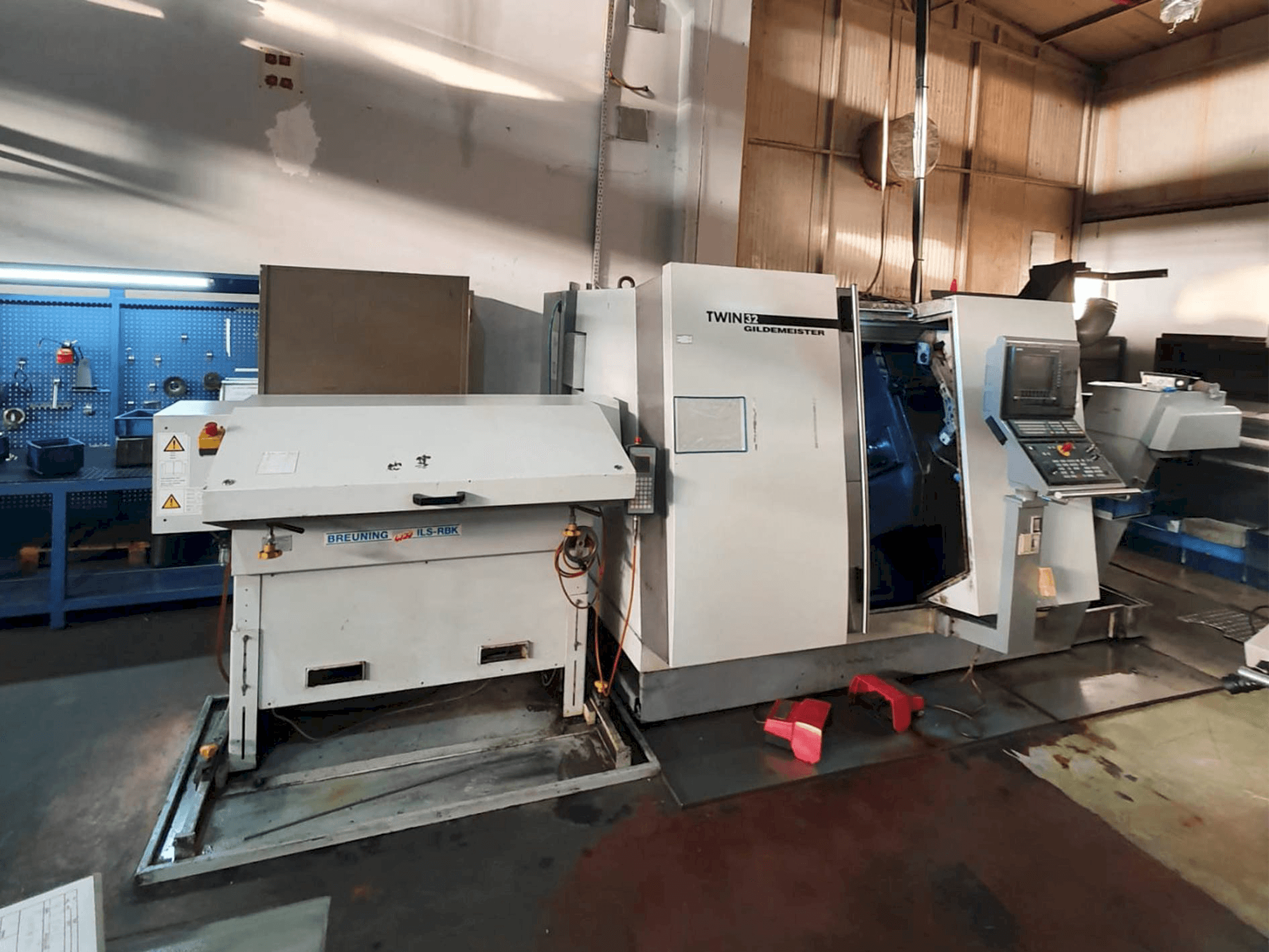 A Gildemeister TWIN 32 gép elölnézete