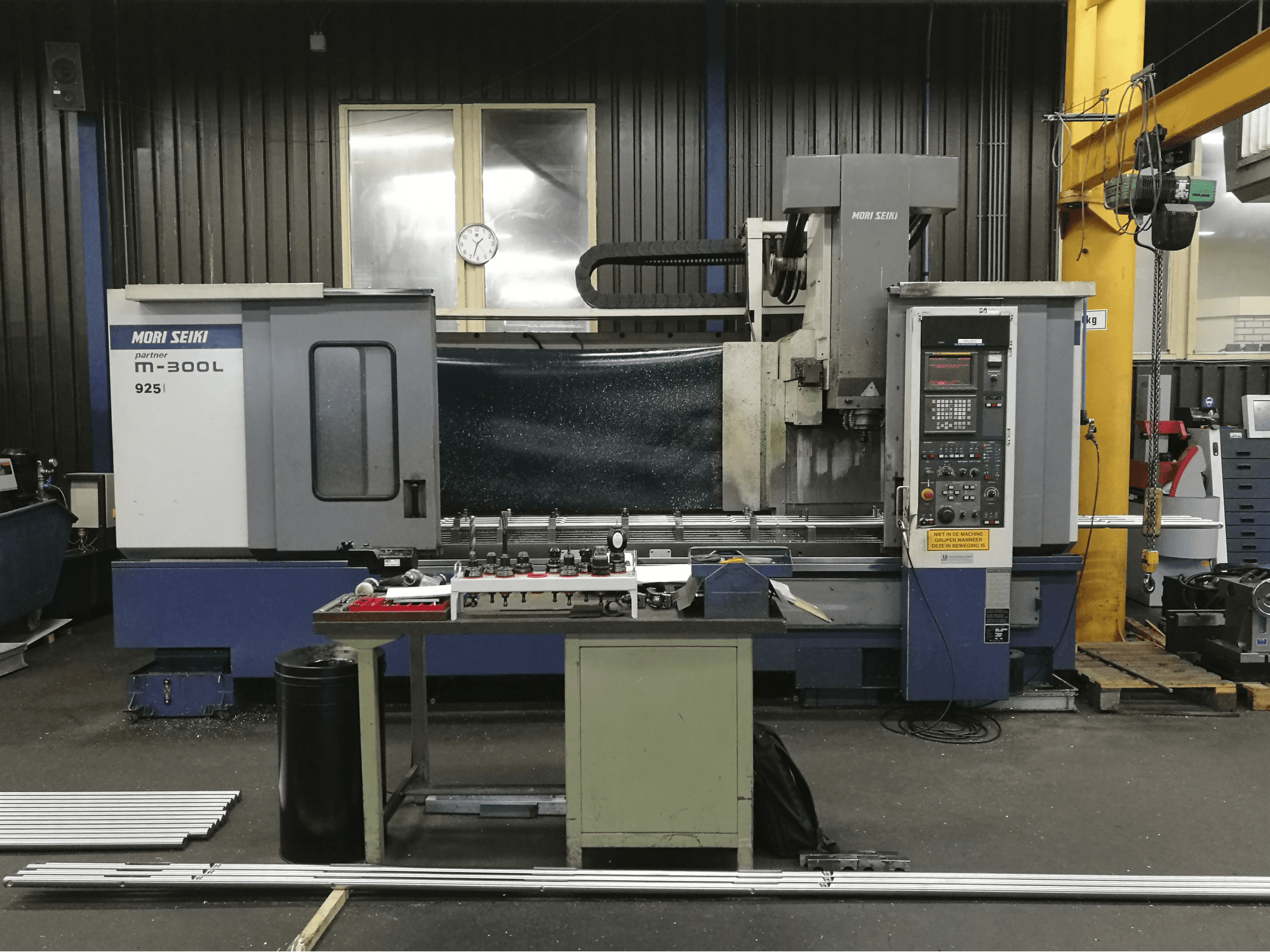 A MORI SEIKI M-300L2 gép elölnézete
