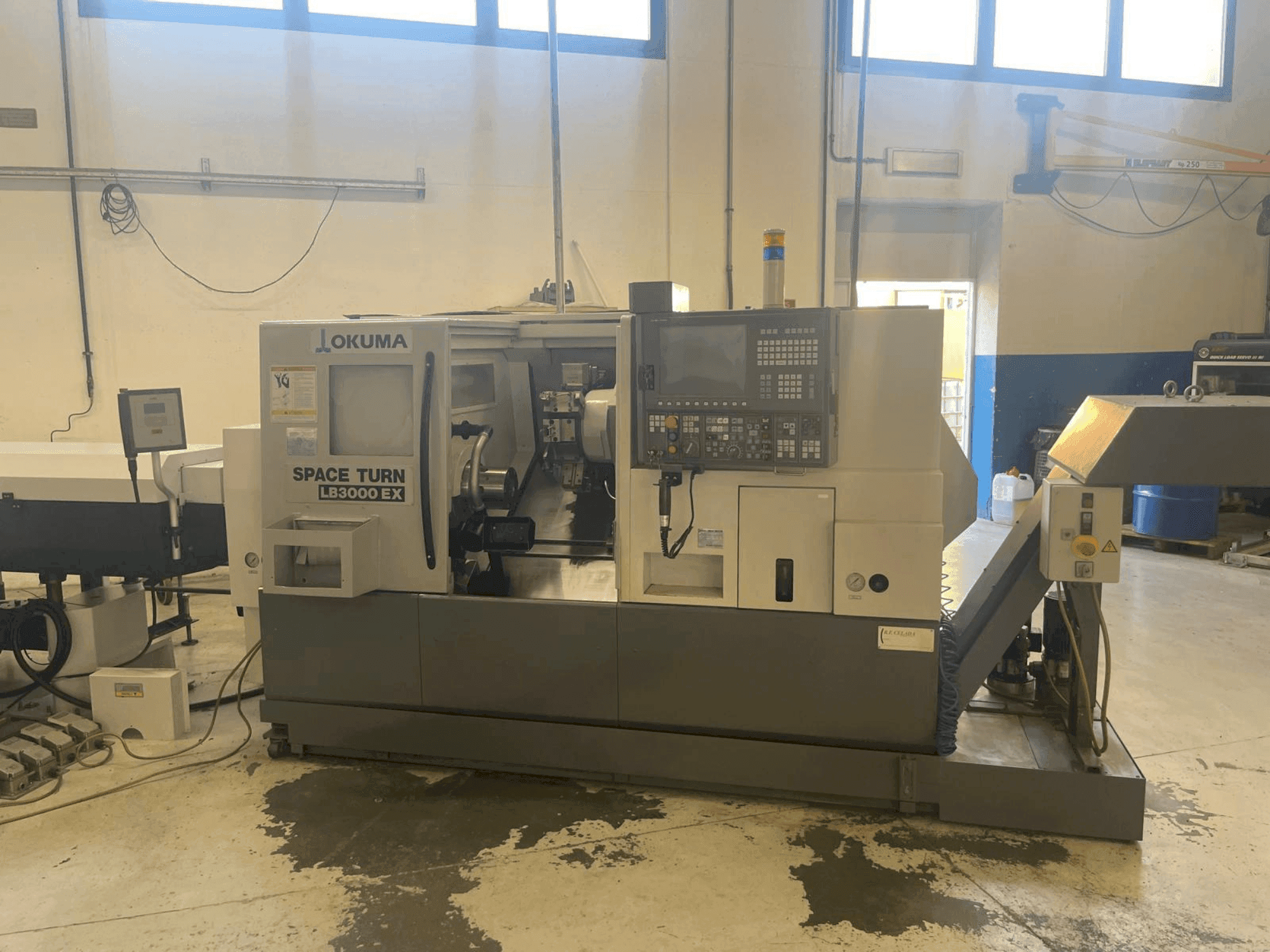 A Okuma SPACE TURN LB 3000 EX gép elölnézete