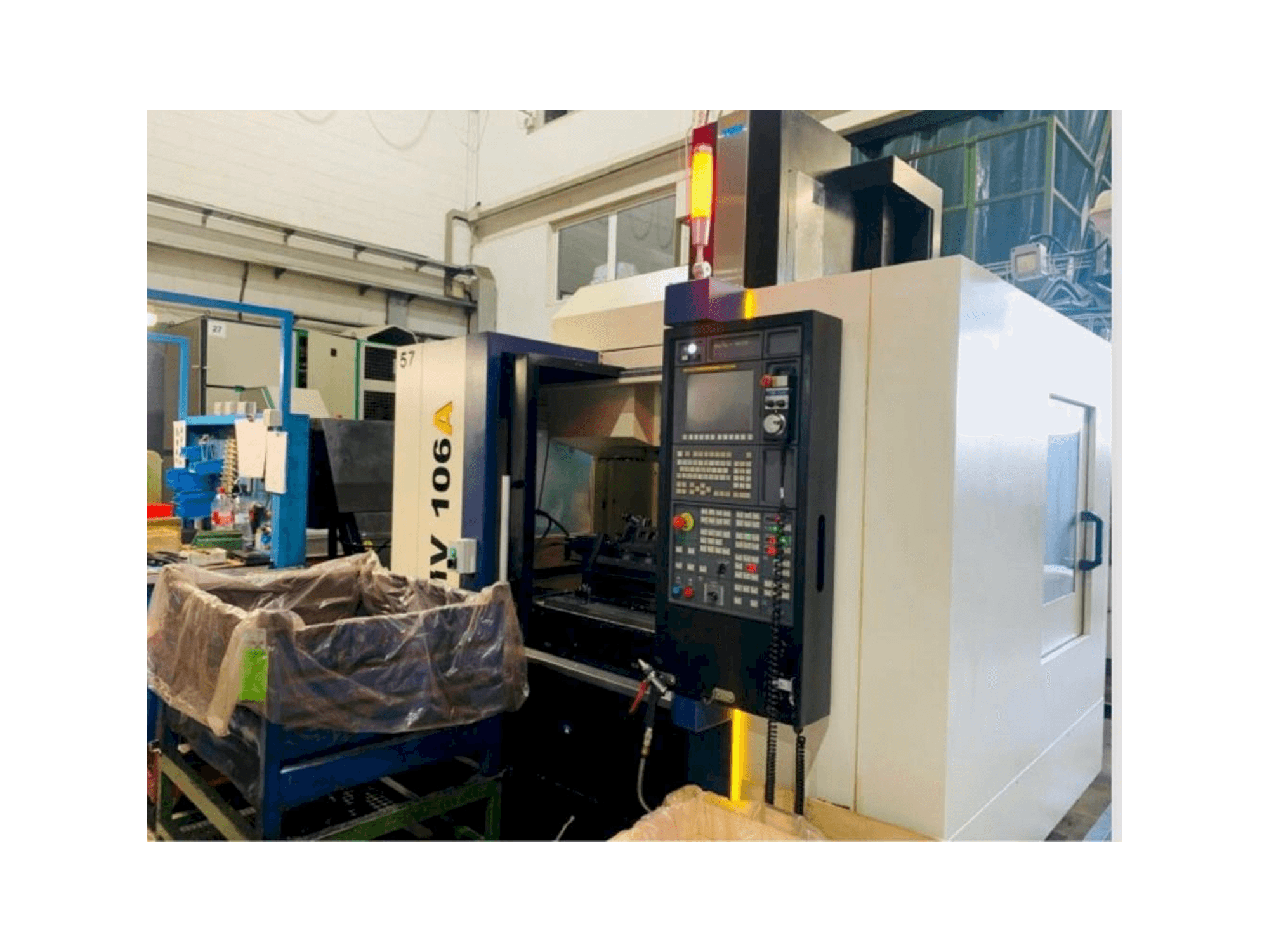 A YCM NMV106A gép elölnézete