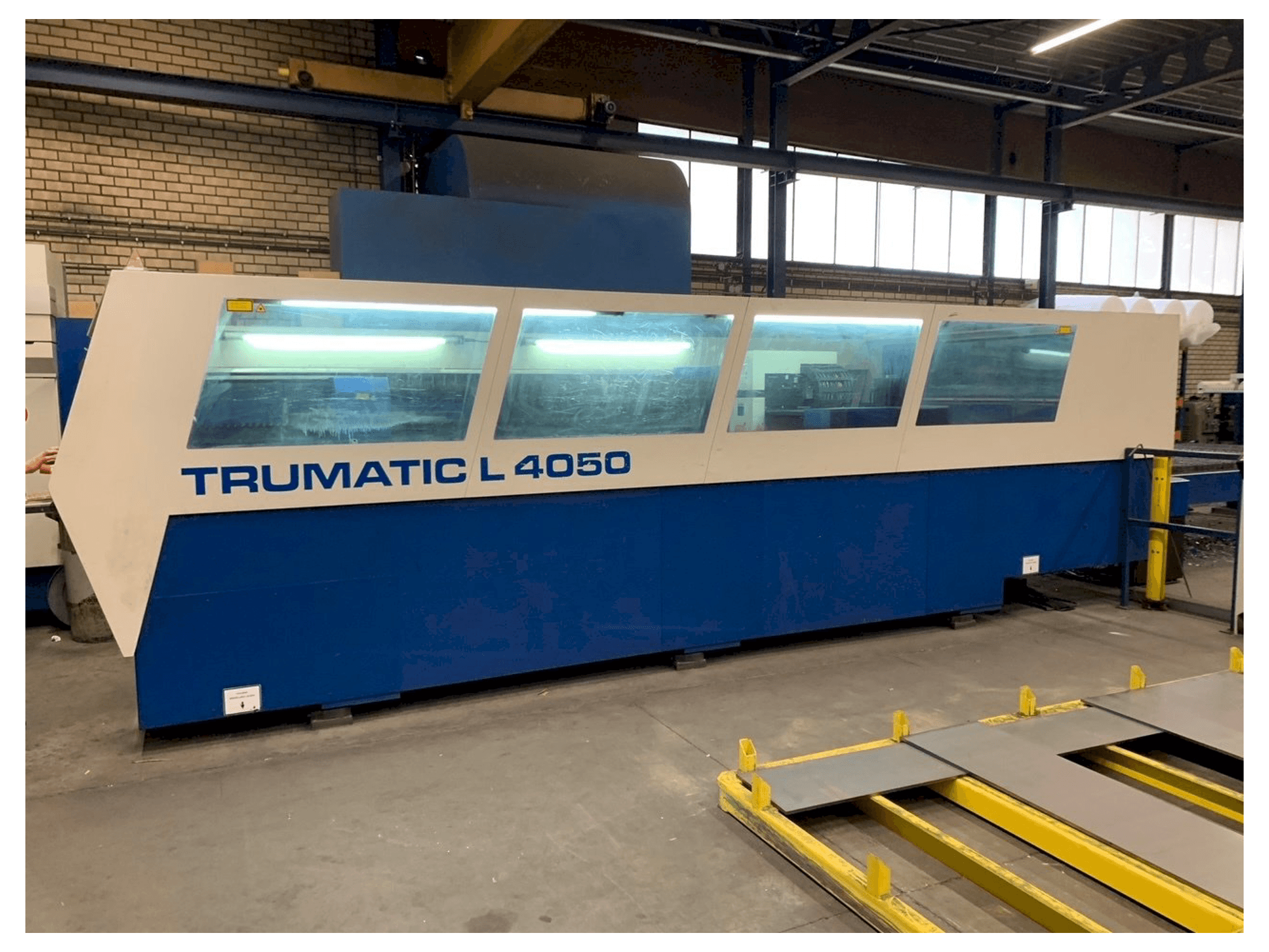 A Trumpf Trumatic L4050 5kW CO2 + Liftmaster gép elölnézete