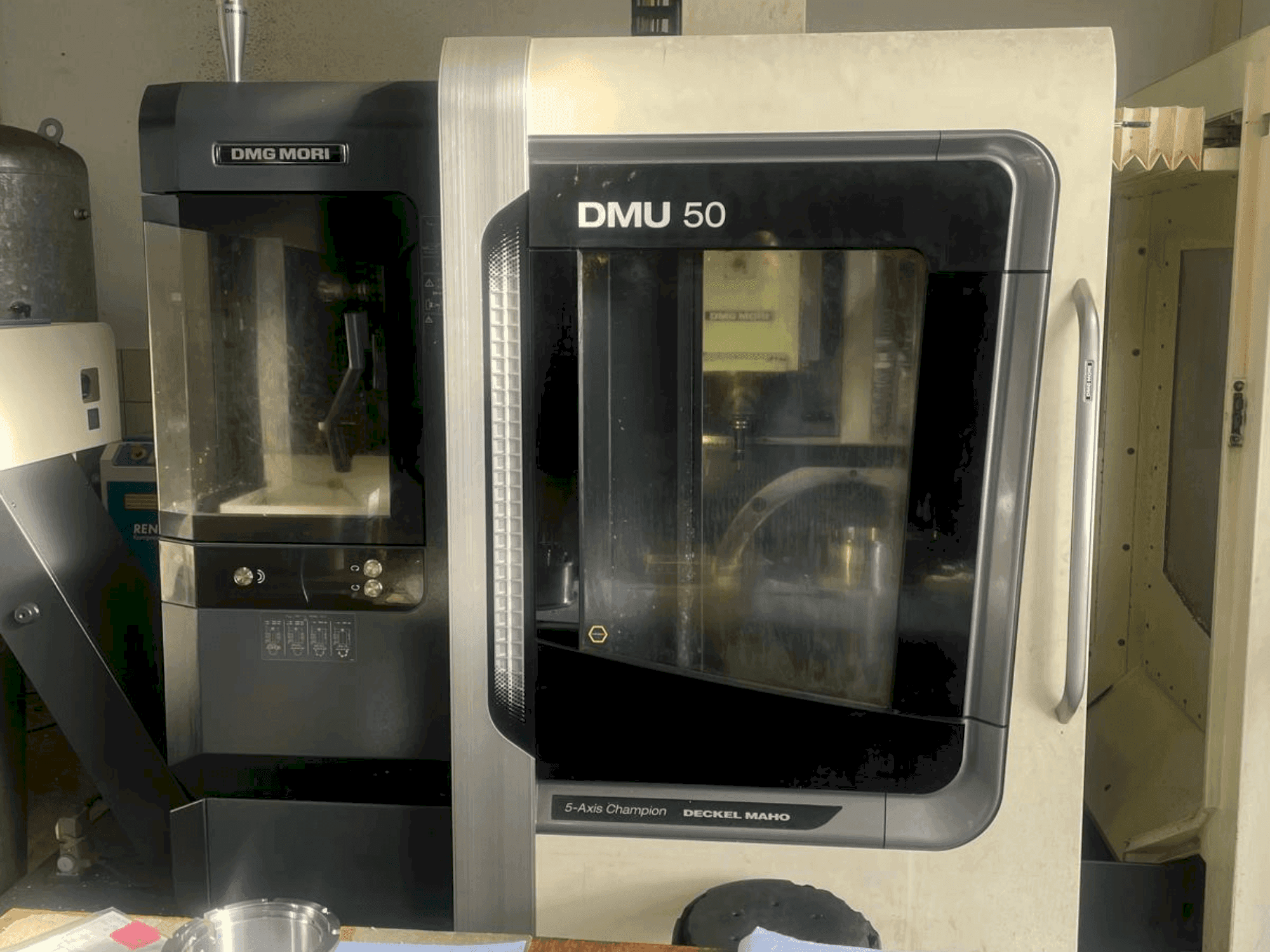 A DMG MORI DMU 50 gép elölnézete