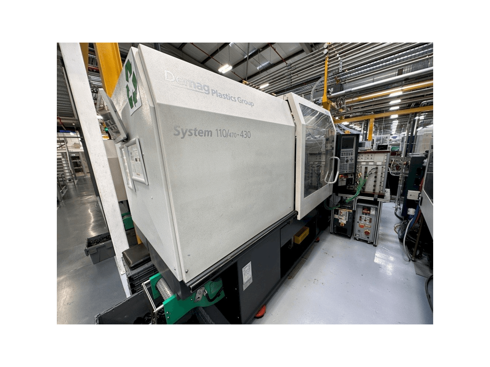 A DEMAG System 110/470-430 gép elölnézete