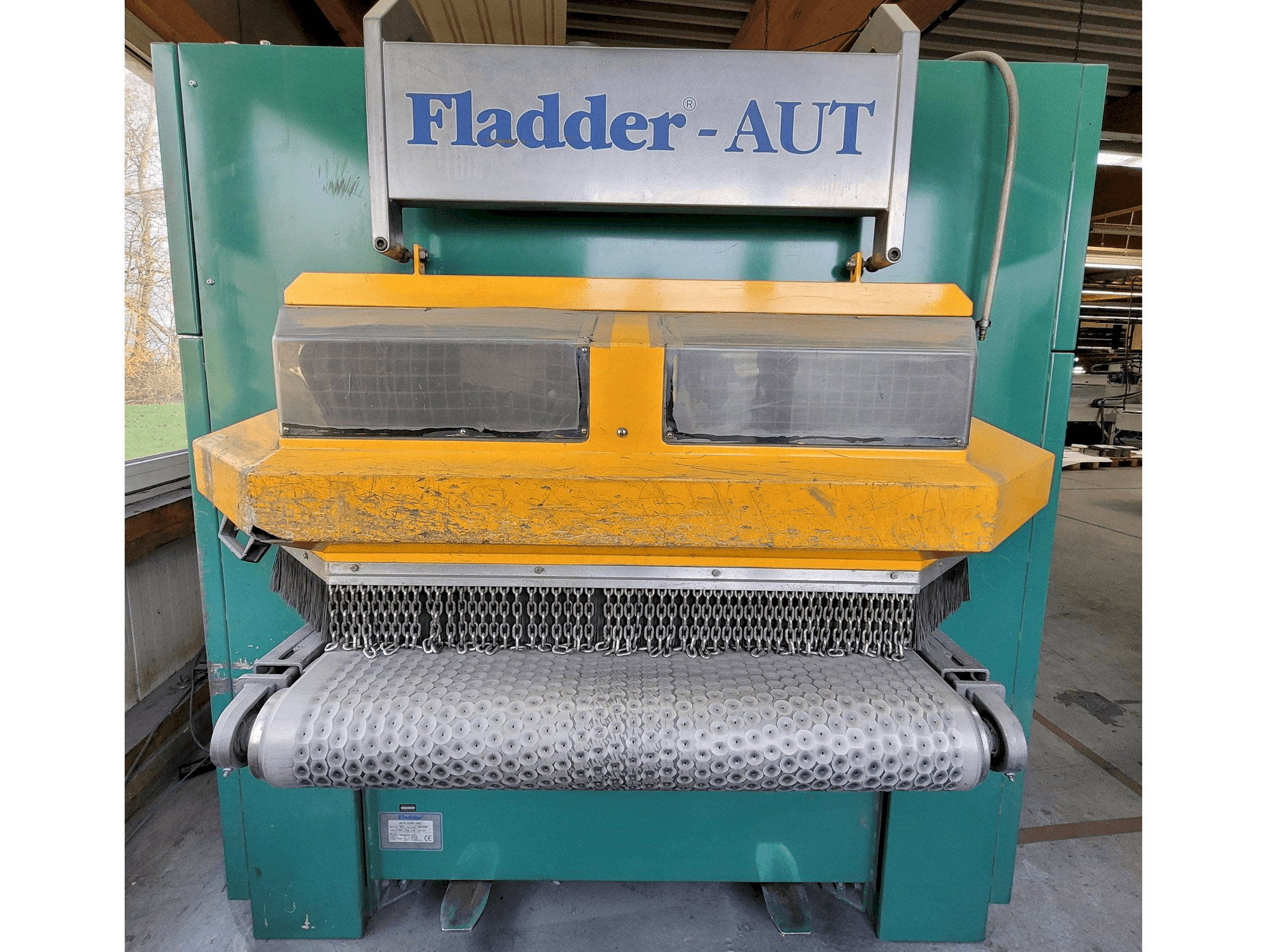 A Fladder AUT-1000 VAC gép elölnézete