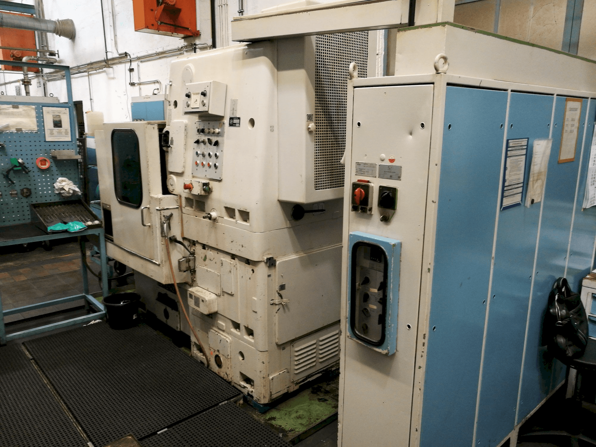 A LORENZ LS400 gép elölnézete