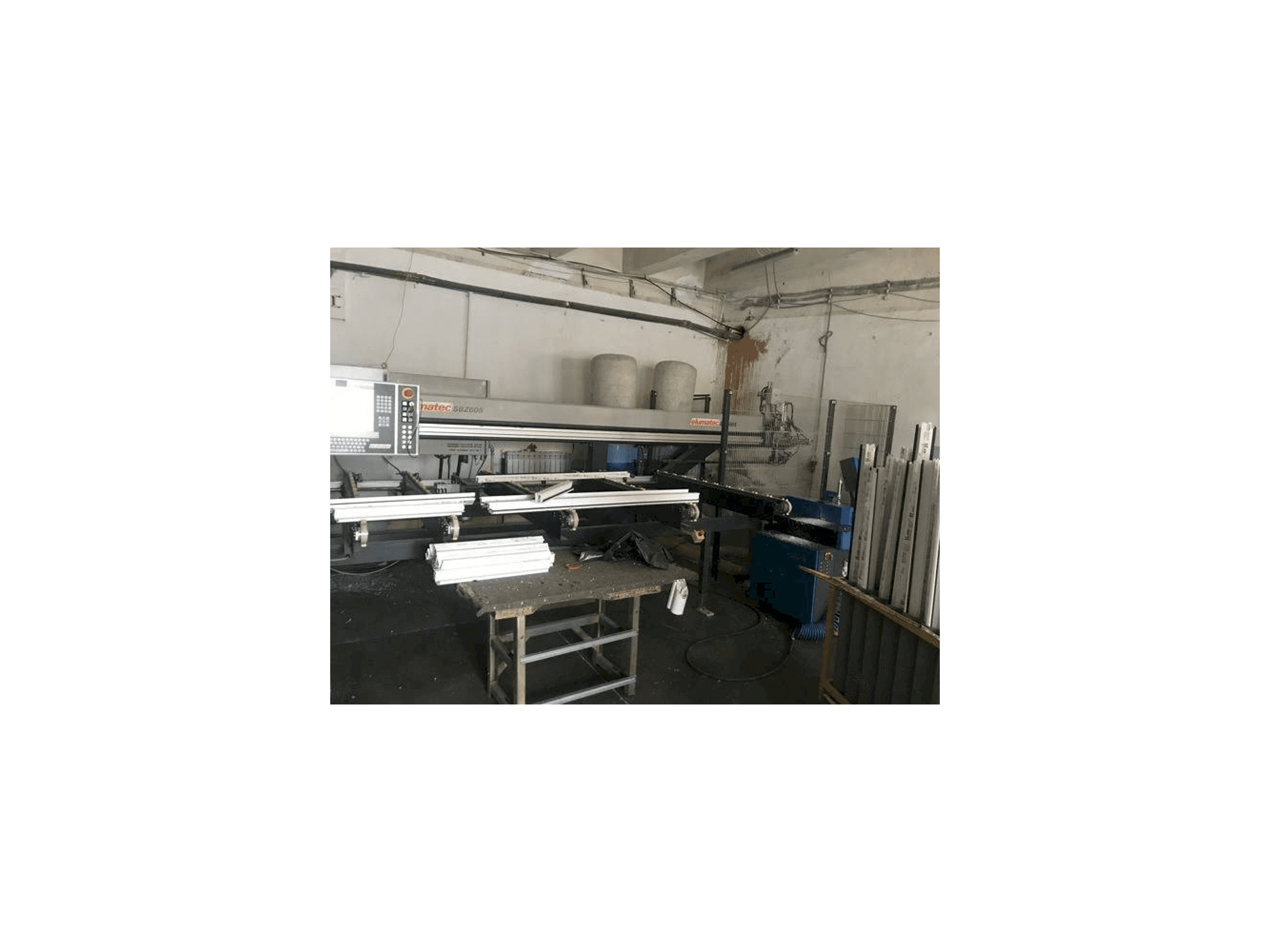 A Elumatec SBZ 608 gép elölnézete