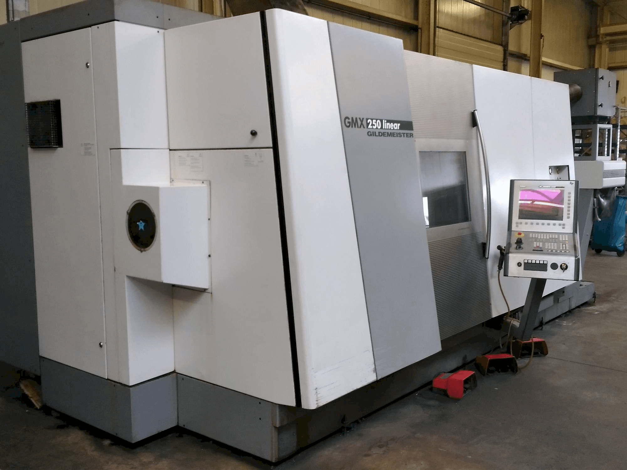 A Gildemeister GMX 250 linear gép elölnézete