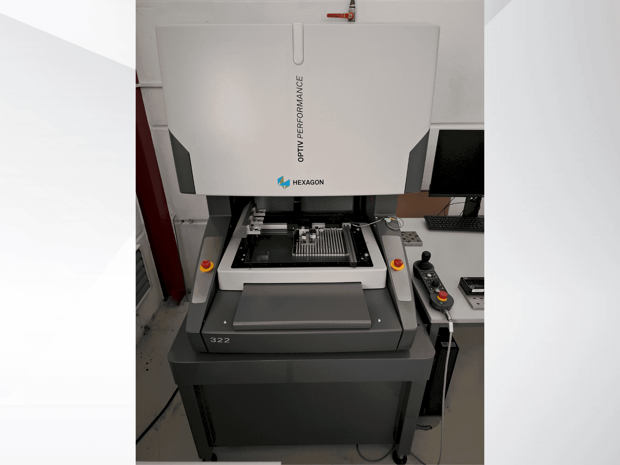 A Hexagon Optiv Performance 322 gép elölnézete