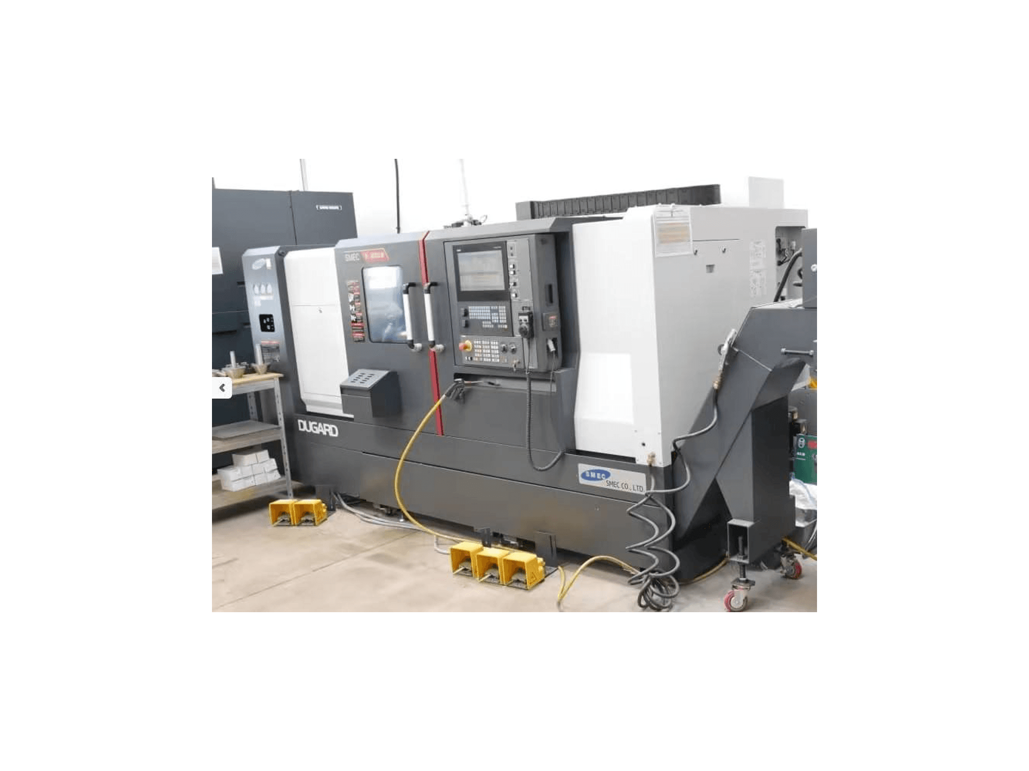 A SMEC SL3000LM gép elölnézete