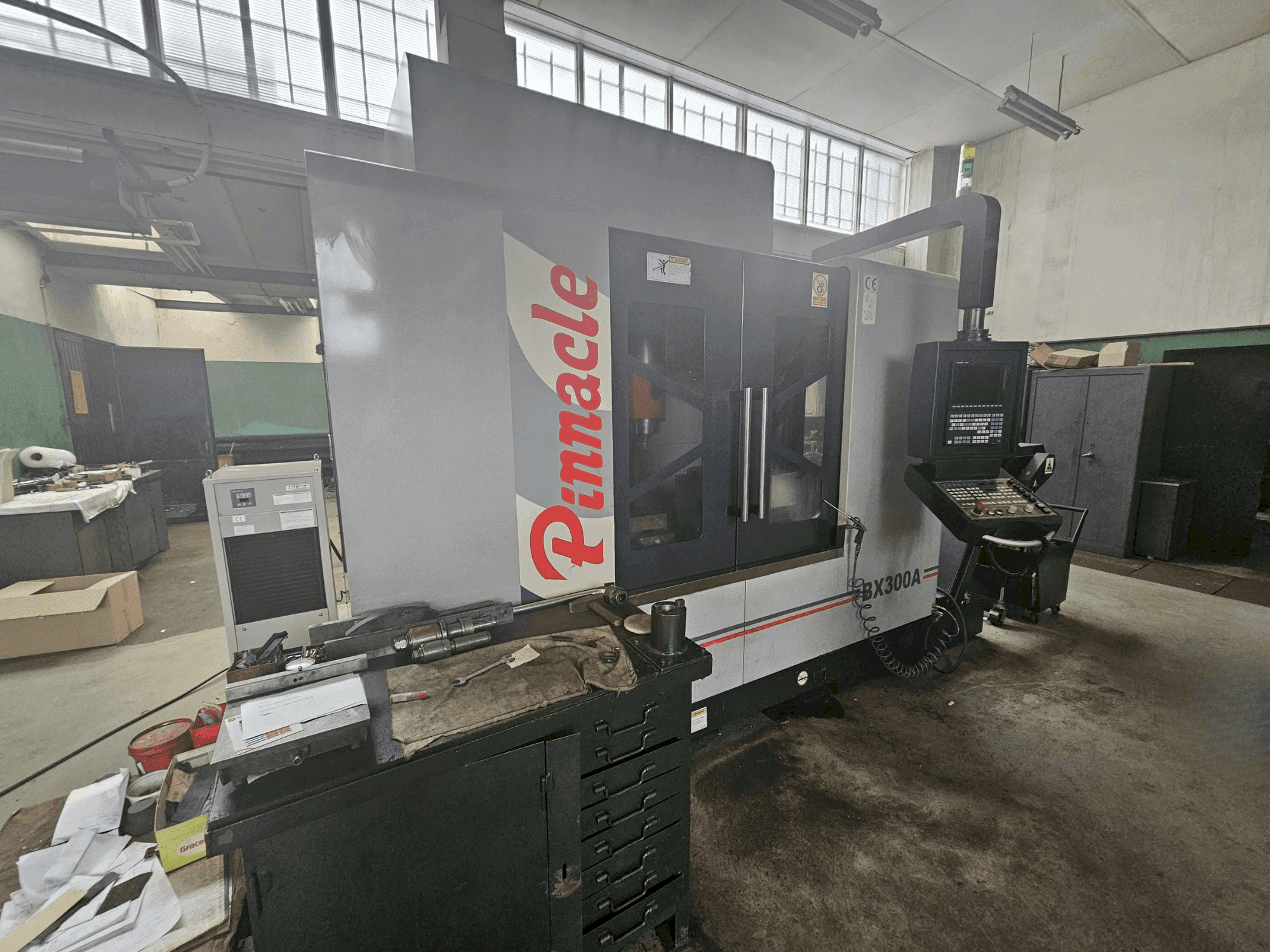A Pinnacle BX300A gép elölnézete