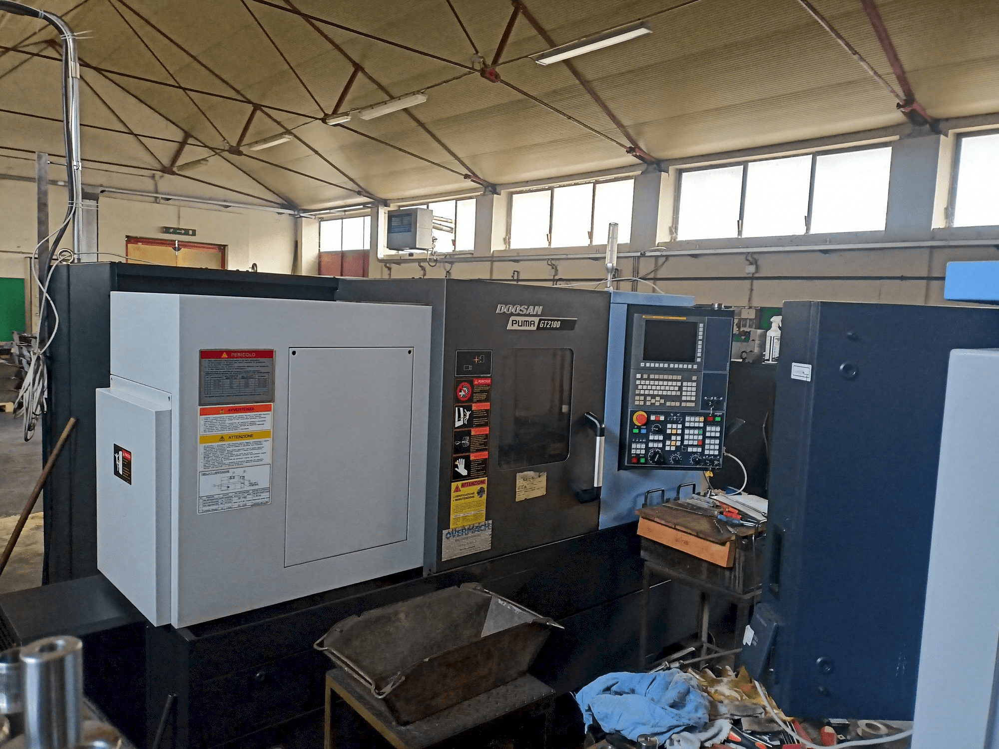 A DOOSAN Puma GT2100 gép elölnézete